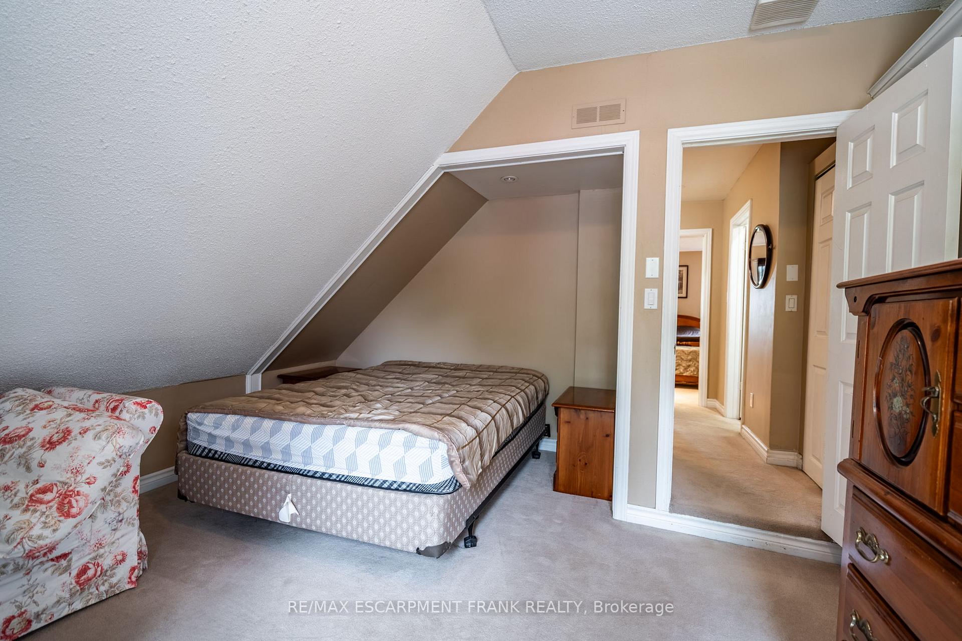 Photo 67 of 12 Rossmore Avenue, Hamilton, Kirkendall — HOMEH