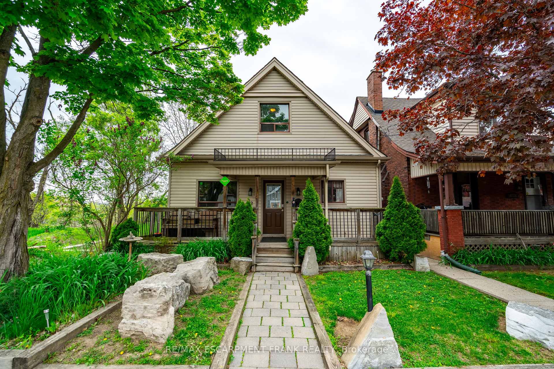 Photo 4 of 12 Rossmore Avenue, Hamilton, Kirkendall — HOMEH