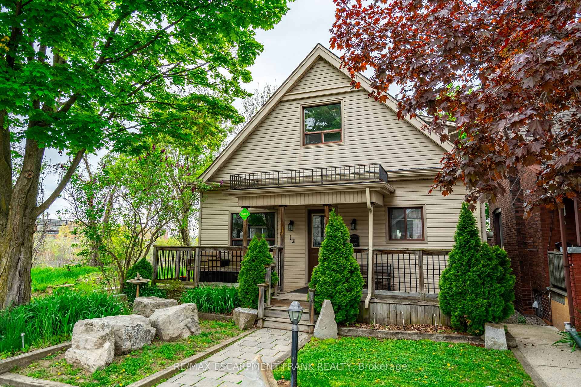 Photo 5 of 12 Rossmore Avenue, Hamilton, Kirkendall — HOMEH