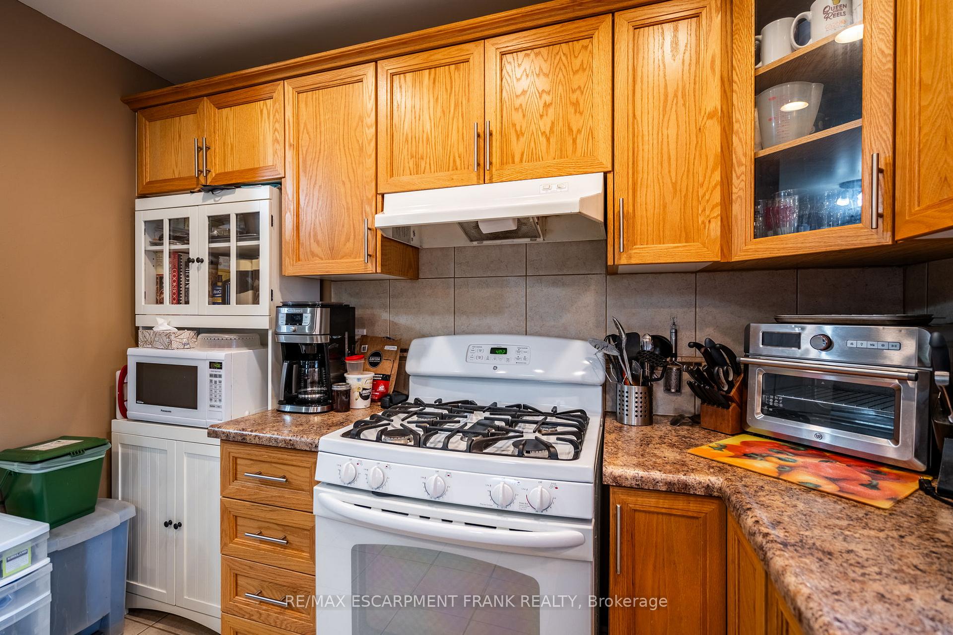 Photo 12 of 12 Rossmore Avenue, Hamilton, Kirkendall — HOMEH