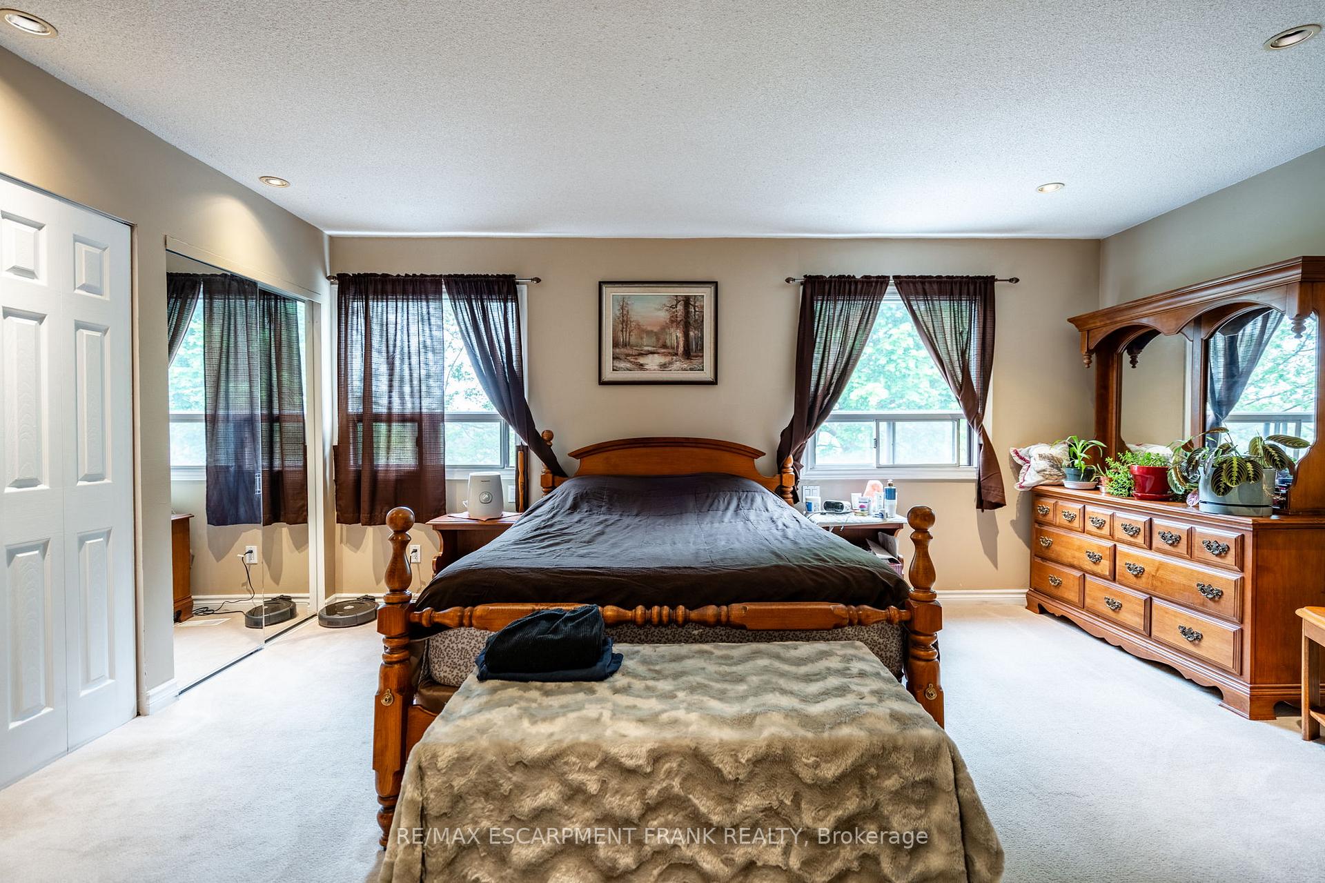 Photo 41 of 12 Rossmore Avenue, Hamilton, Kirkendall — HOMEH
