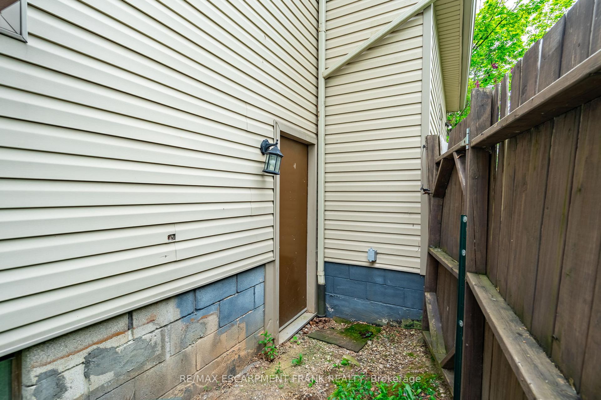 Photo 83 of 12 Rossmore Avenue, Hamilton, Kirkendall — HOMEH
