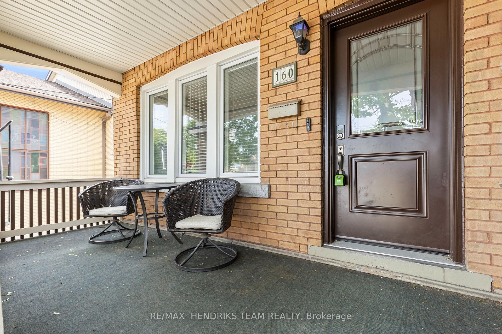 Photo 3 of 160 Prospect Street N, Hamilton, Stripley — HOMEH