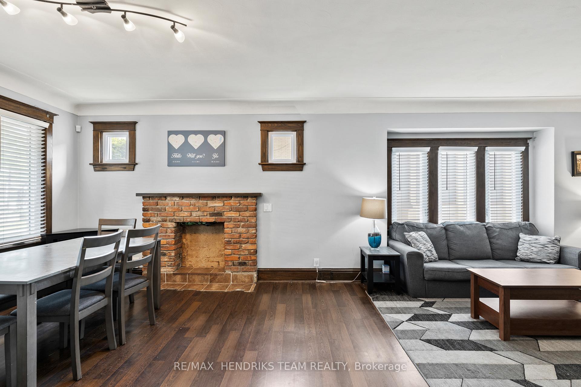 Photo 4 of 160 Prospect Street N, Hamilton, Stripley — HOMEH