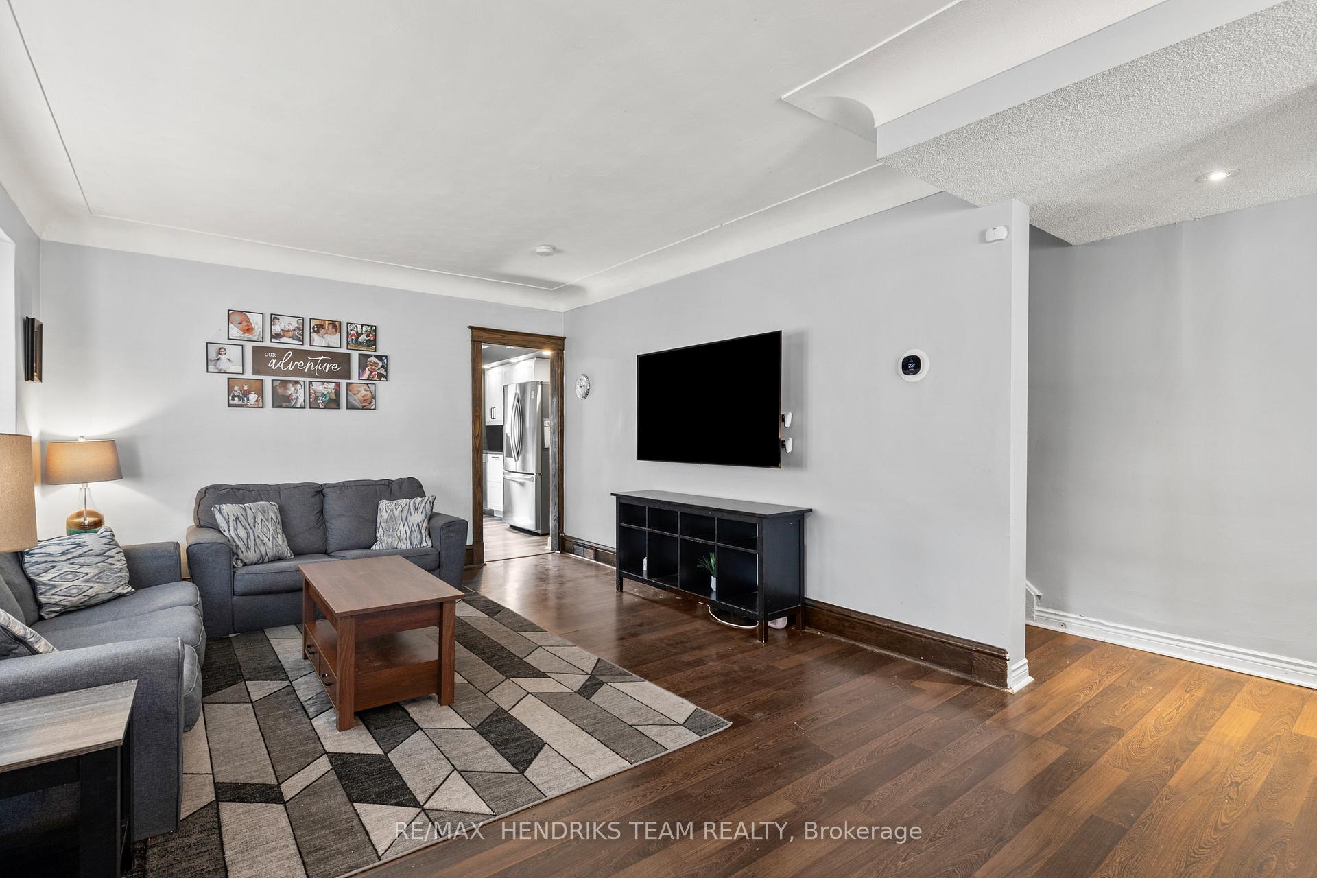 Photo 5 of 160 Prospect Street N, Hamilton, Stripley — HOMEH