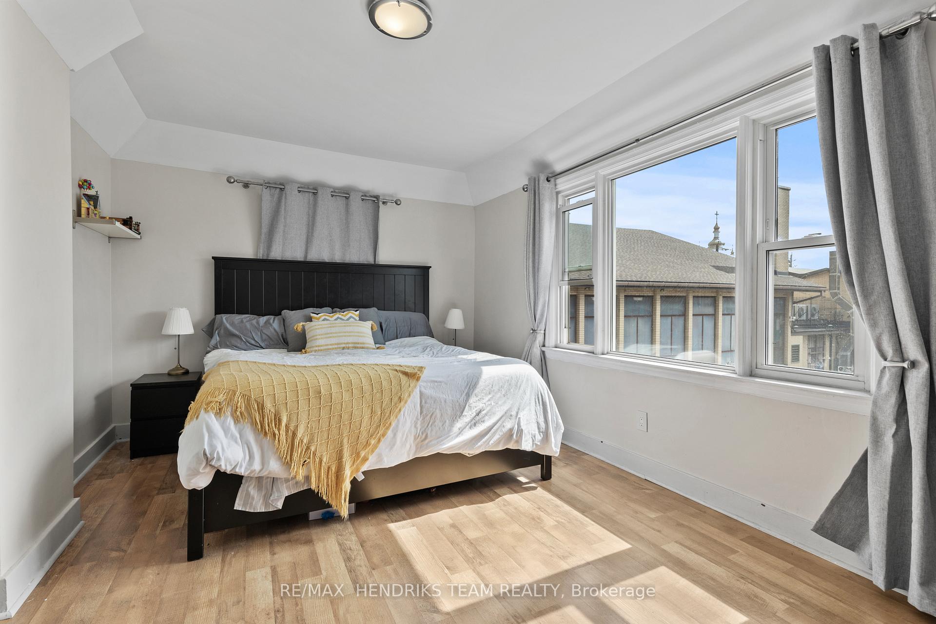 Photo 14 of 160 Prospect Street N, Hamilton, Stripley — HOMEH