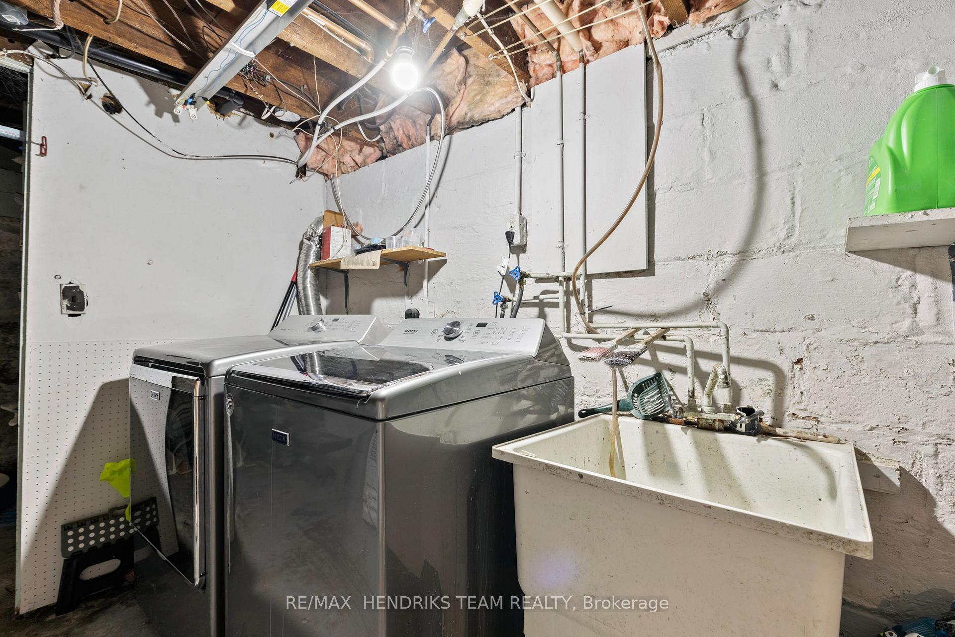 Photo 20 of 160 Prospect Street N, Hamilton, Stripley — HOMEH