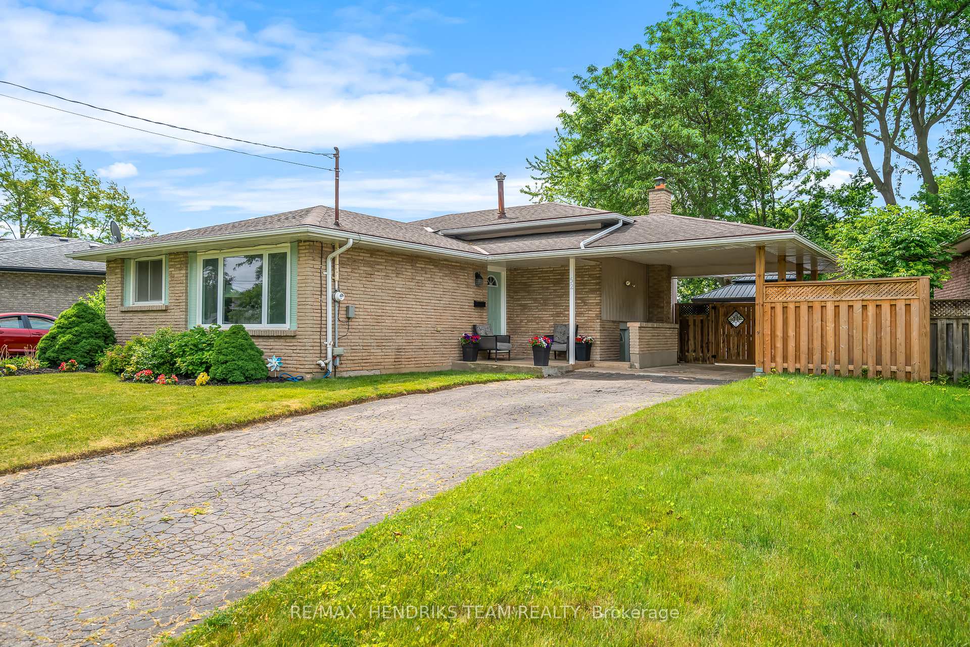 Photo 1 of 52 Bendingroad Crescent, St. Catharines, Lakeport — HOMEH