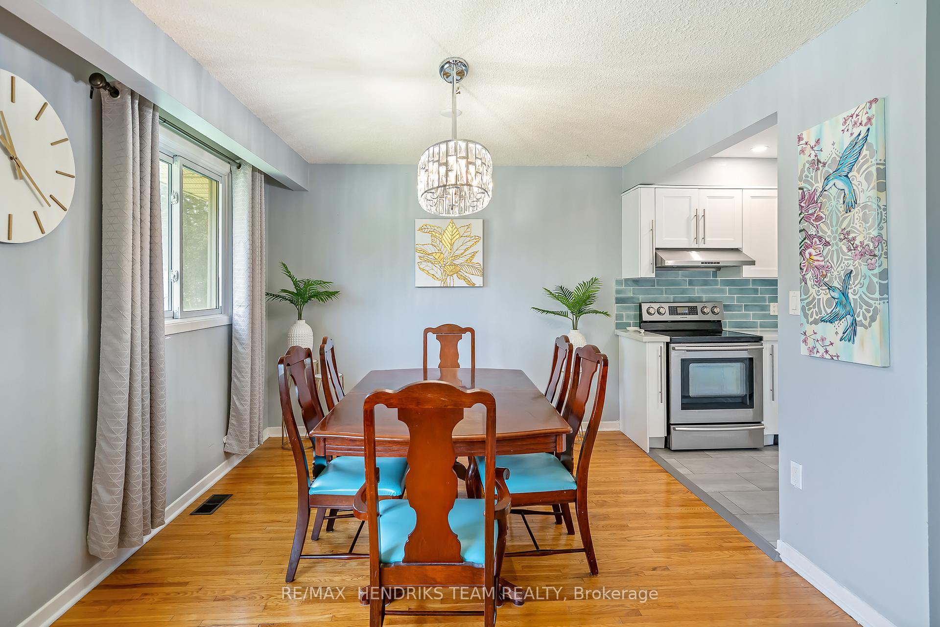 Photo 5 of 52 Bendingroad Crescent, St. Catharines, Lakeport — HOMEH
