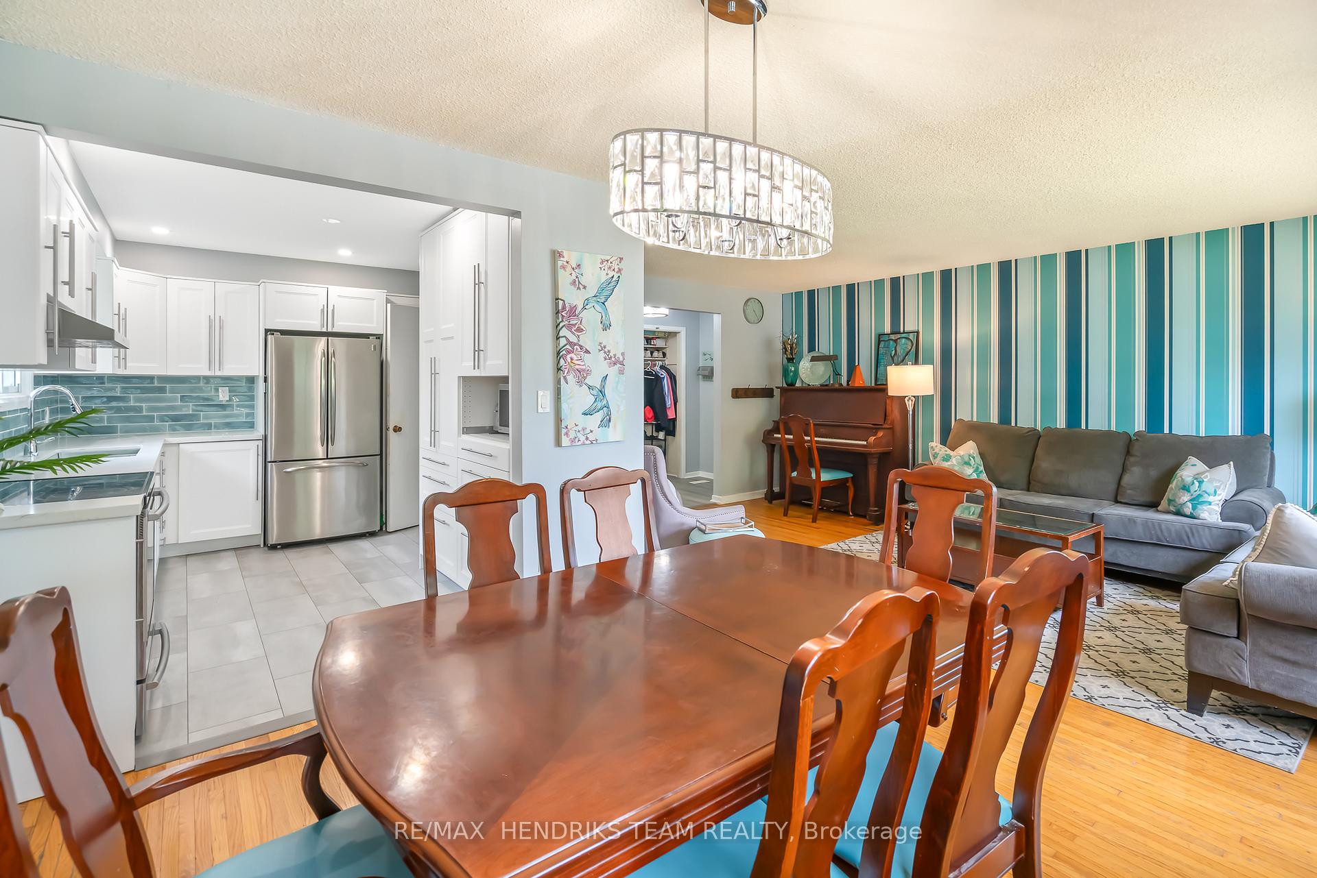 Photo 6 of 52 Bendingroad Crescent, St. Catharines, Lakeport — HOMEH
