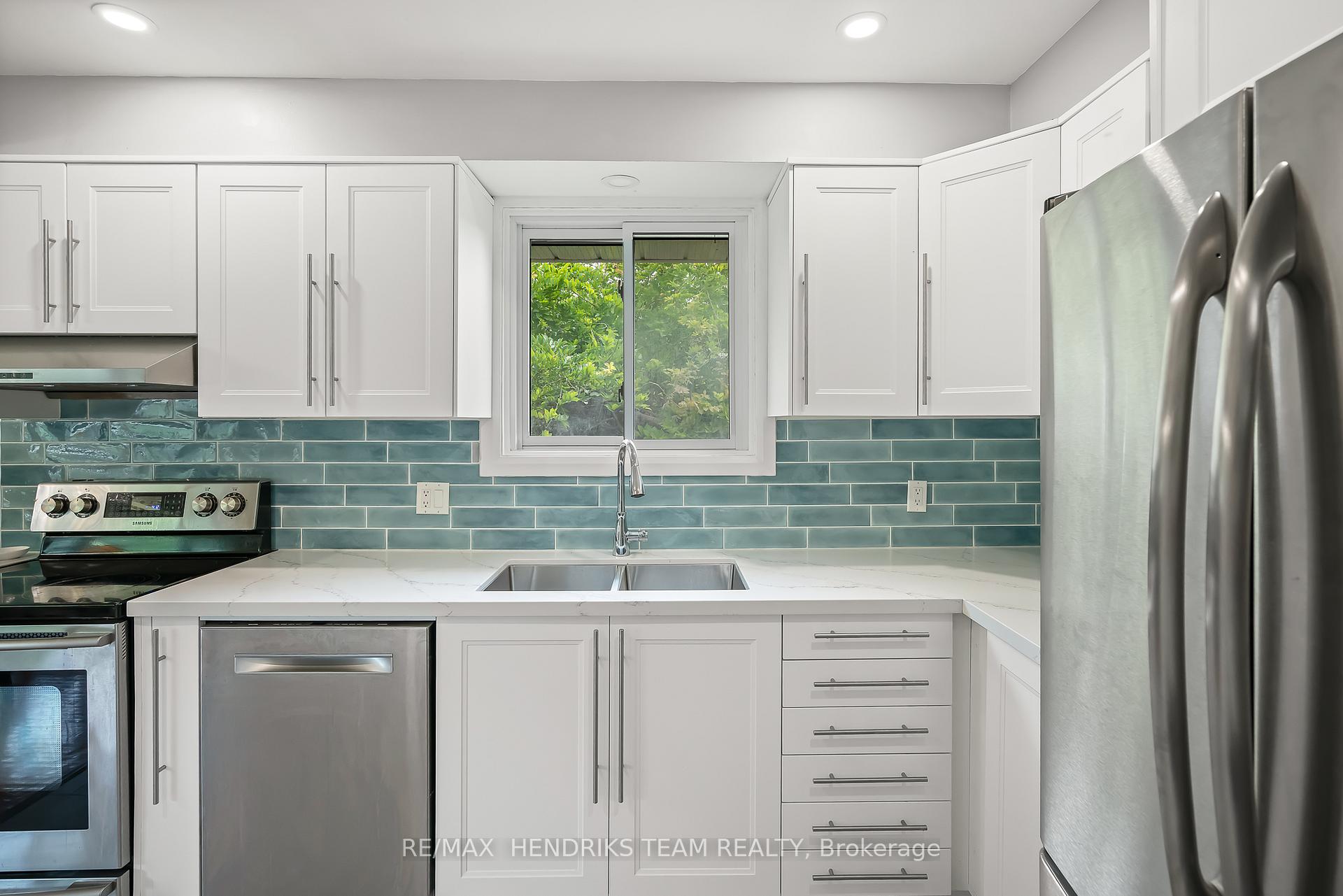 Photo 9 of 52 Bendingroad Crescent, St. Catharines, Lakeport — HOMEH