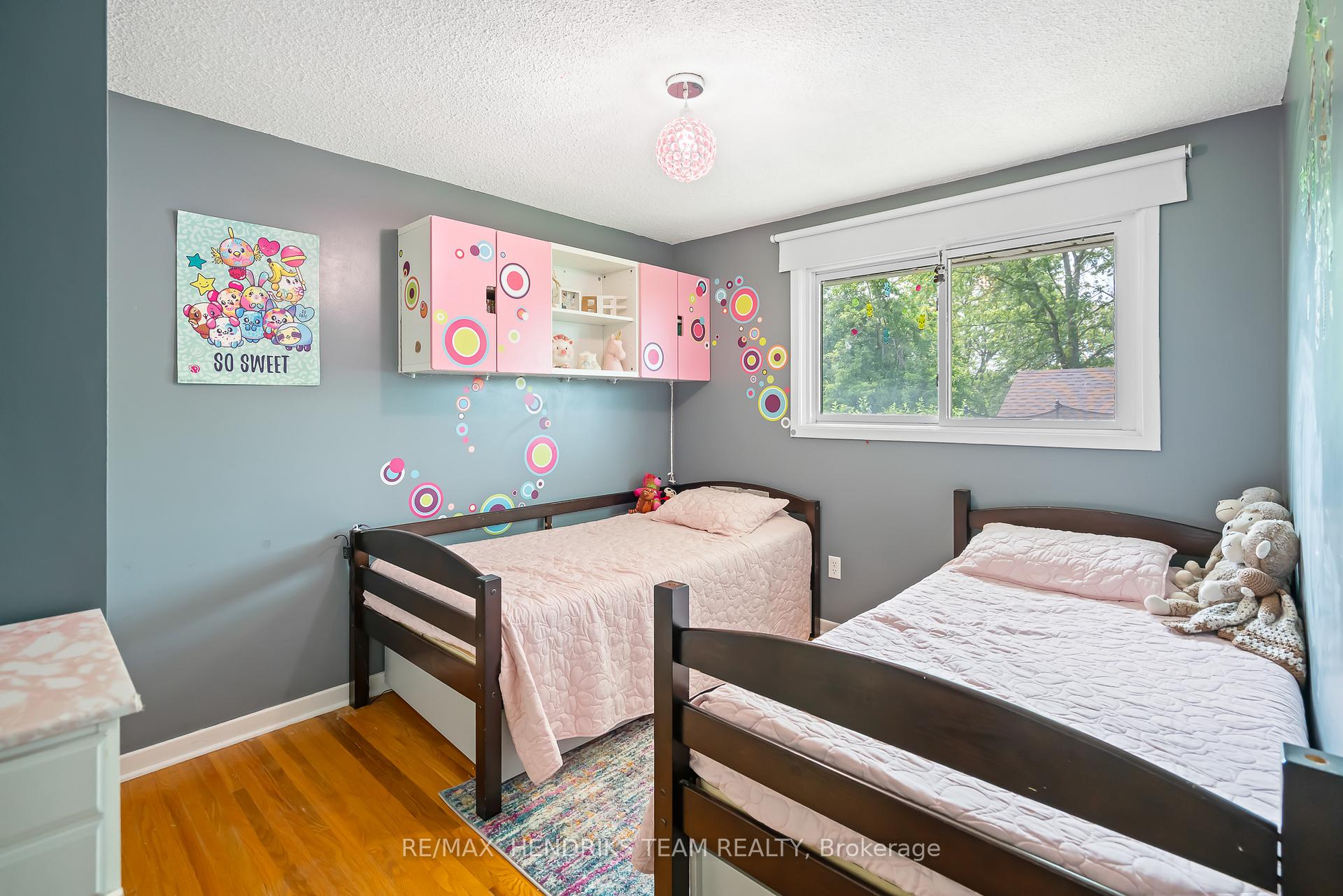 Photo 11 of 52 Bendingroad Crescent, St. Catharines, Lakeport — HOMEH