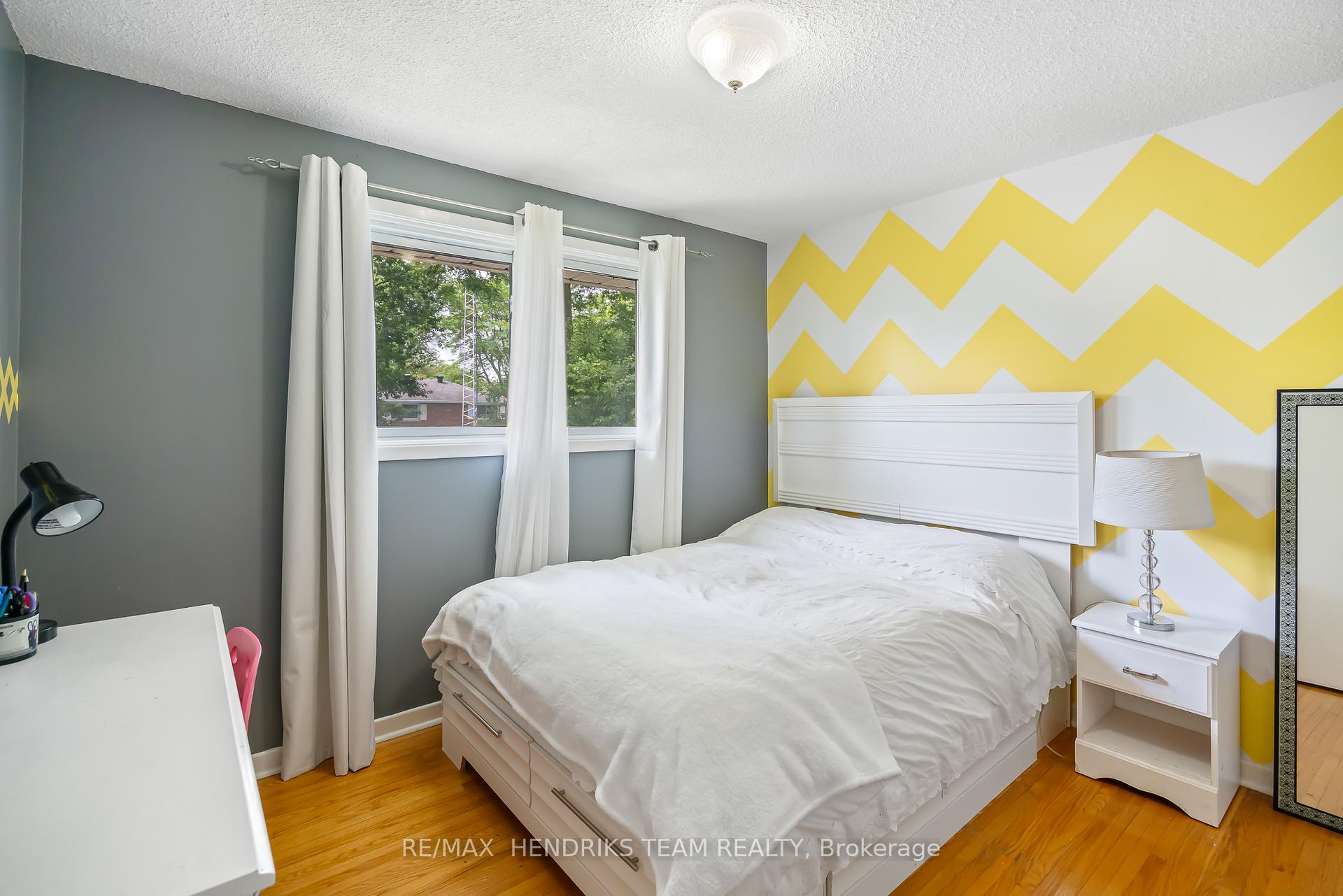 Photo 12 of 52 Bendingroad Crescent, St. Catharines, Lakeport — HOMEH