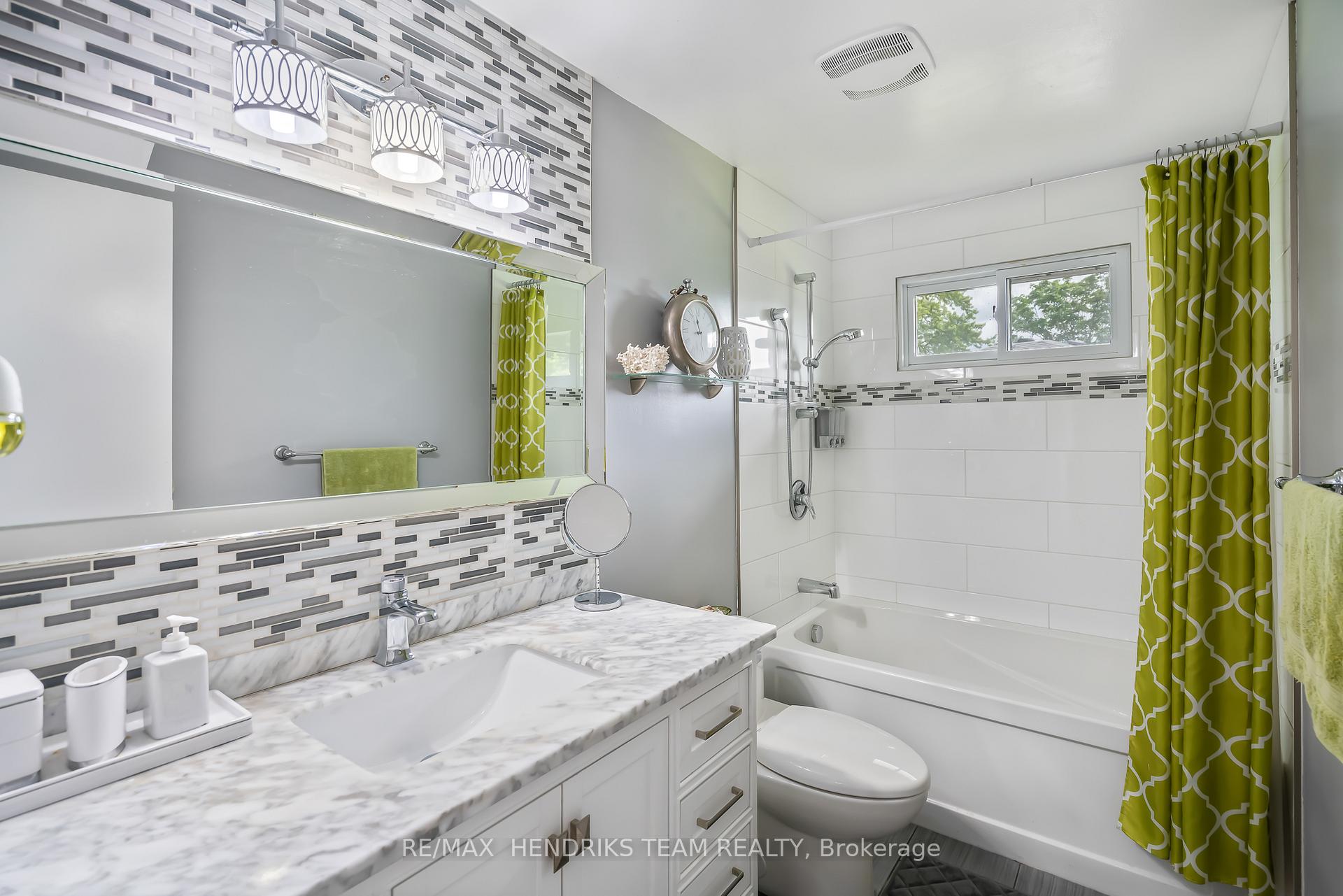 Photo 13 of 52 Bendingroad Crescent, St. Catharines, Lakeport — HOMEH