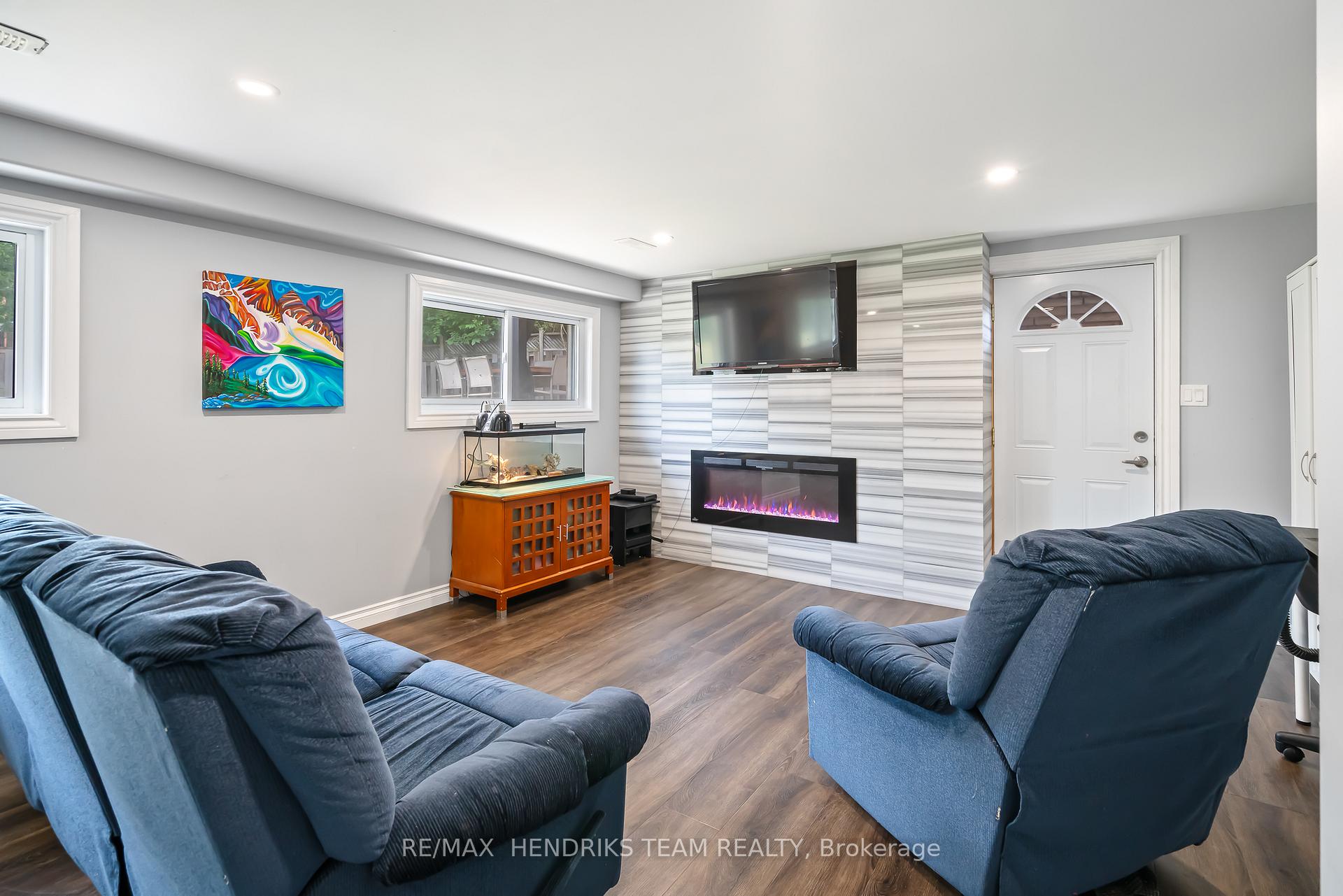 Photo 14 of 52 Bendingroad Crescent, St. Catharines, Lakeport — HOMEH