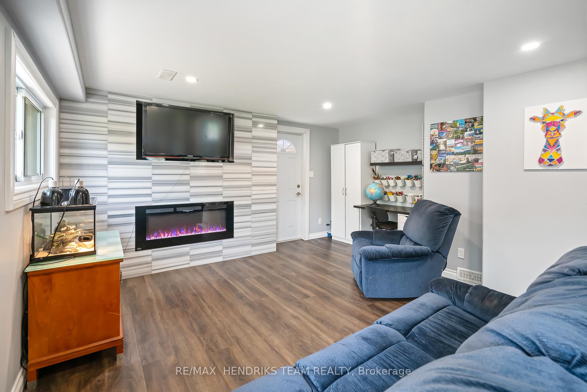 Photo 15 of 52 Bendingroad Crescent, St. Catharines, Lakeport — HOMEH