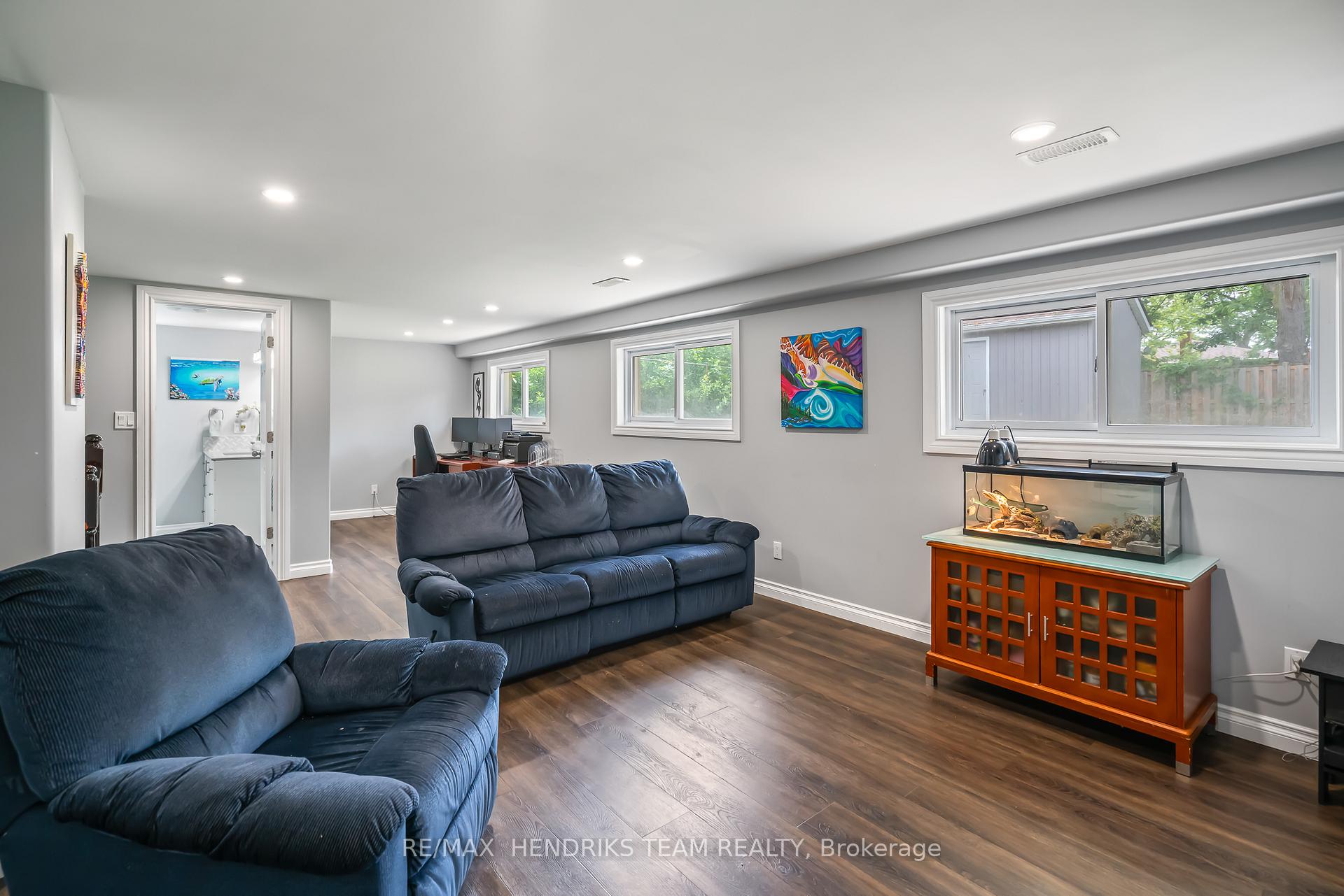 Photo 16 of 52 Bendingroad Crescent, St. Catharines, Lakeport — HOMEH