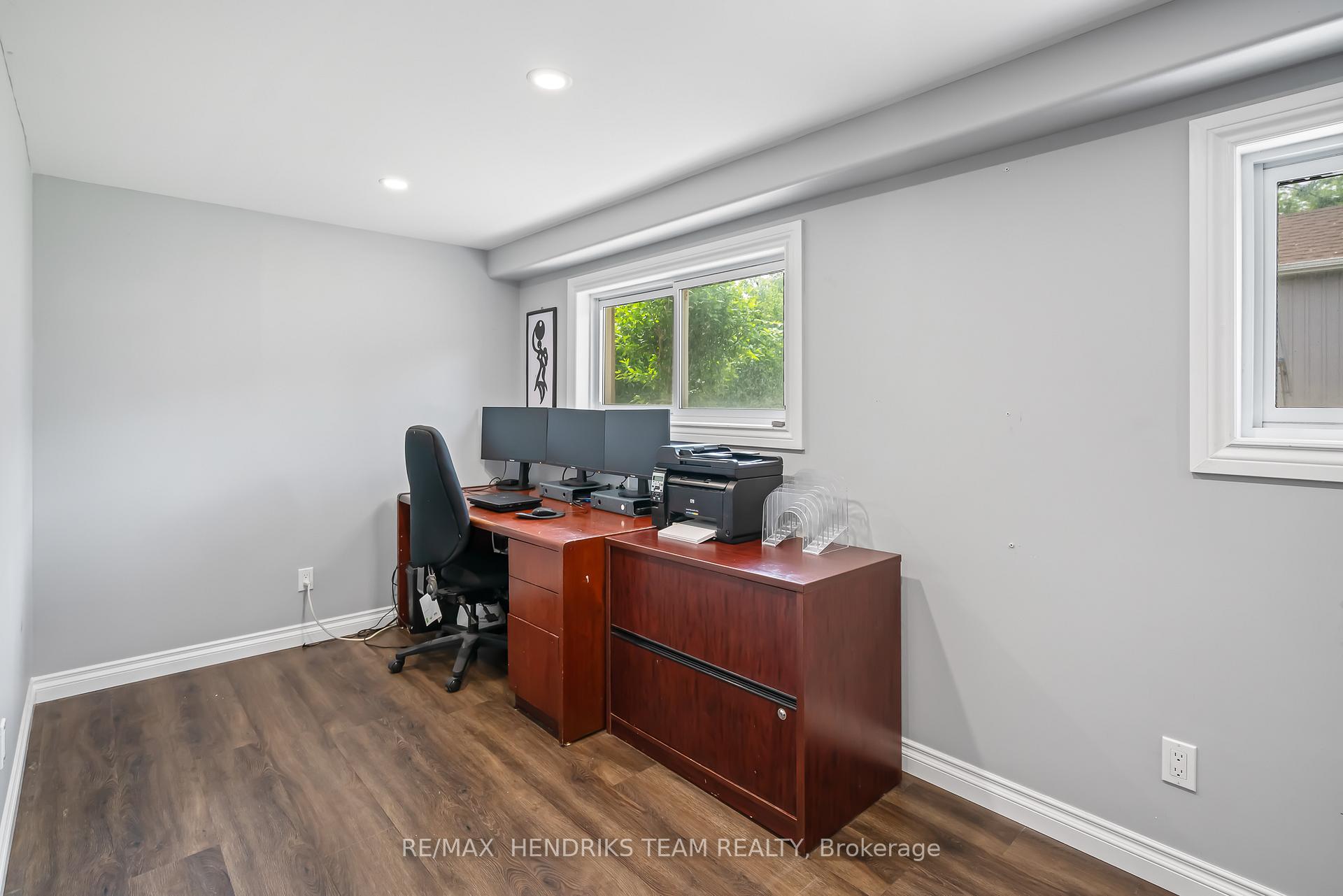 Photo 17 of 52 Bendingroad Crescent, St. Catharines, Lakeport — HOMEH