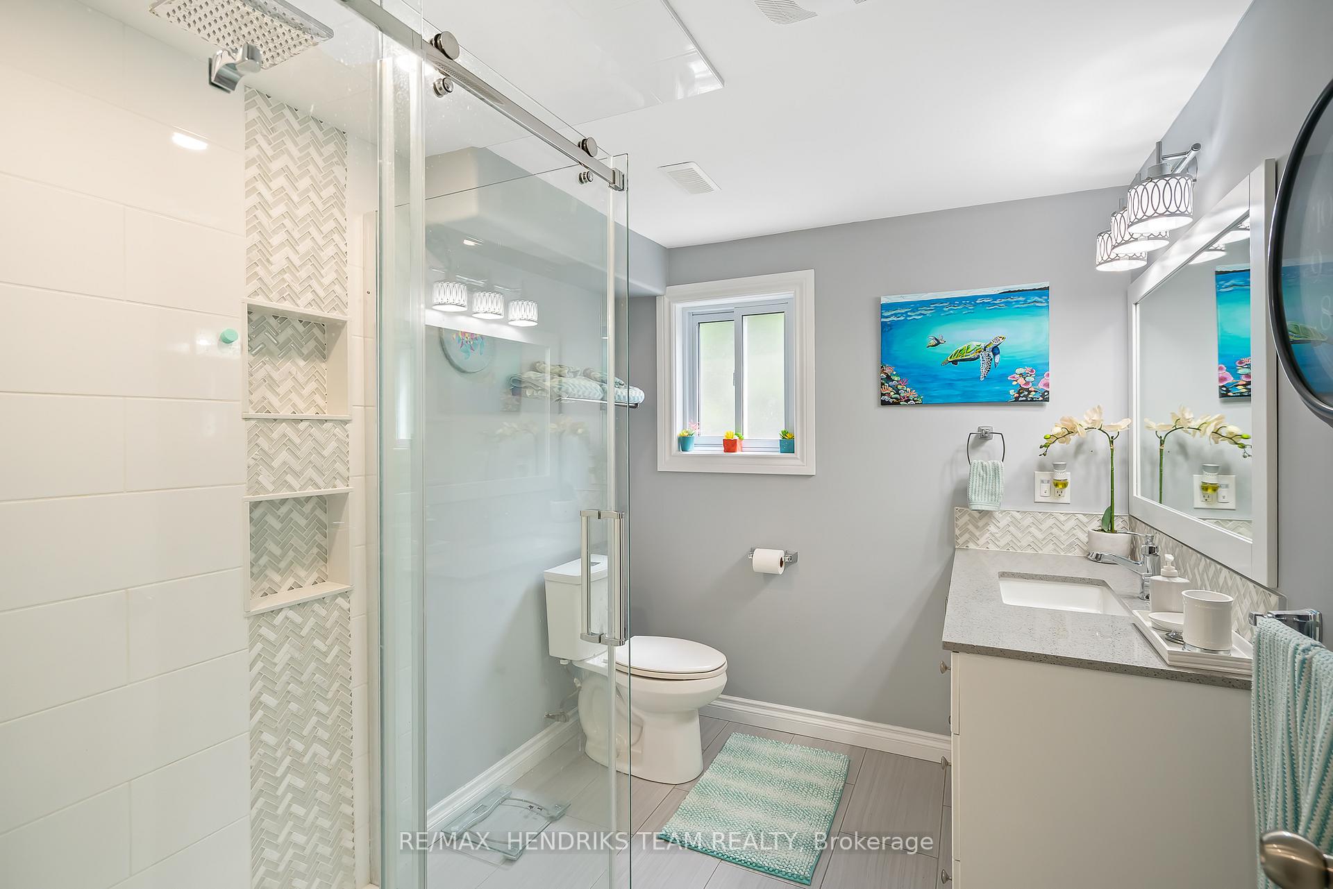 Photo 18 of 52 Bendingroad Crescent, St. Catharines, Lakeport — HOMEH