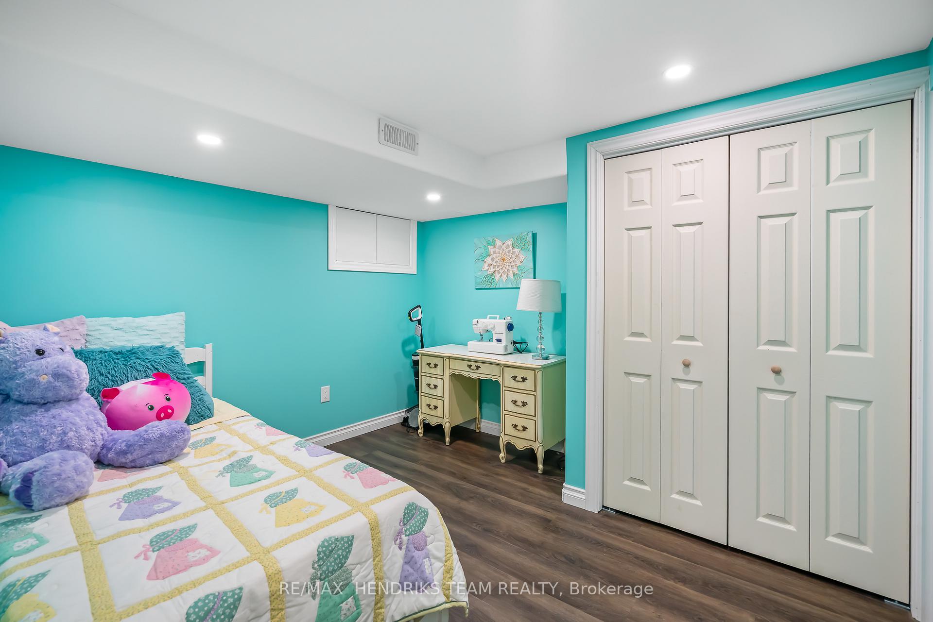 Photo 22 of 52 Bendingroad Crescent, St. Catharines, Lakeport — HOMEH
