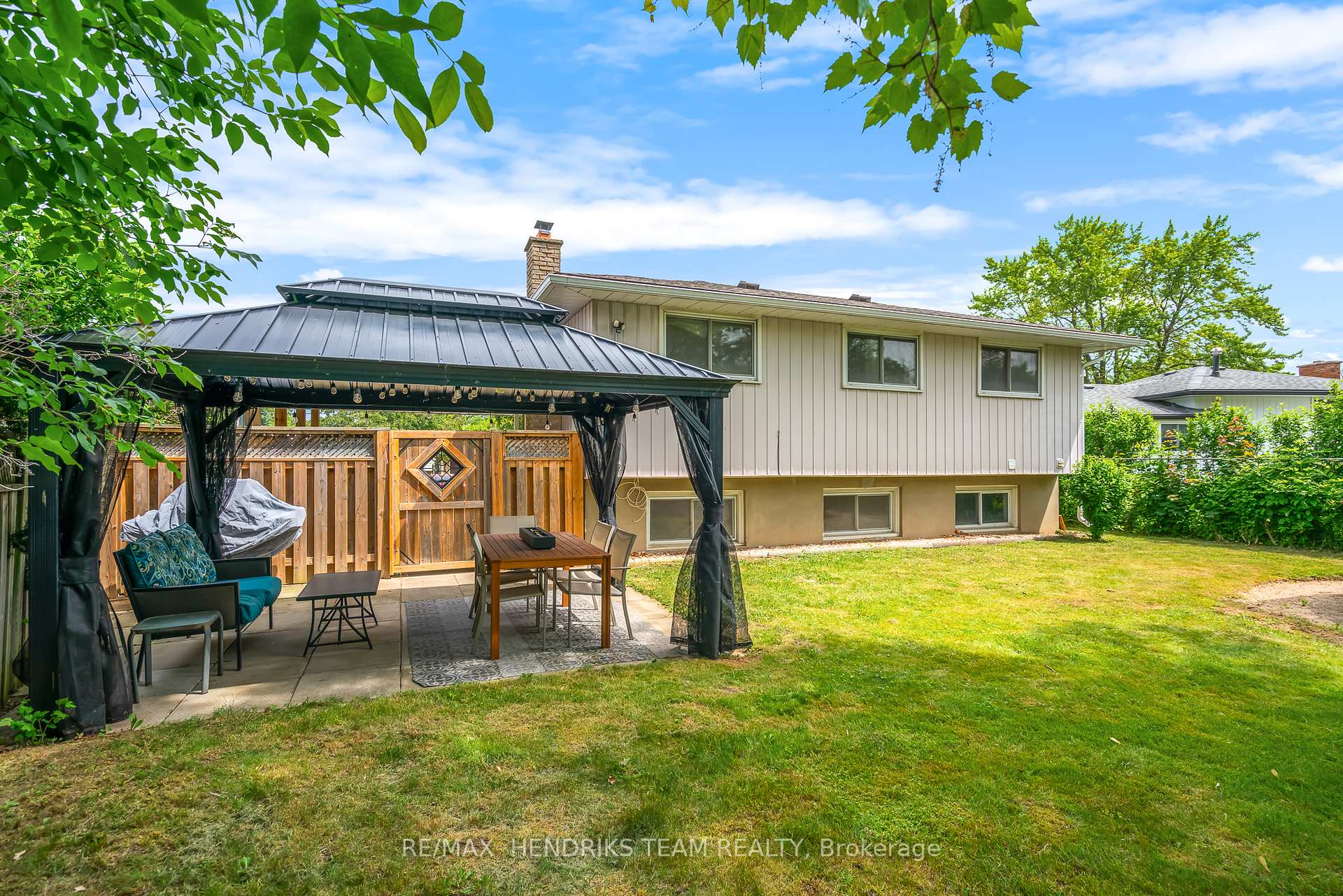 Photo 24 of 52 Bendingroad Crescent, St. Catharines, Lakeport — HOMEH