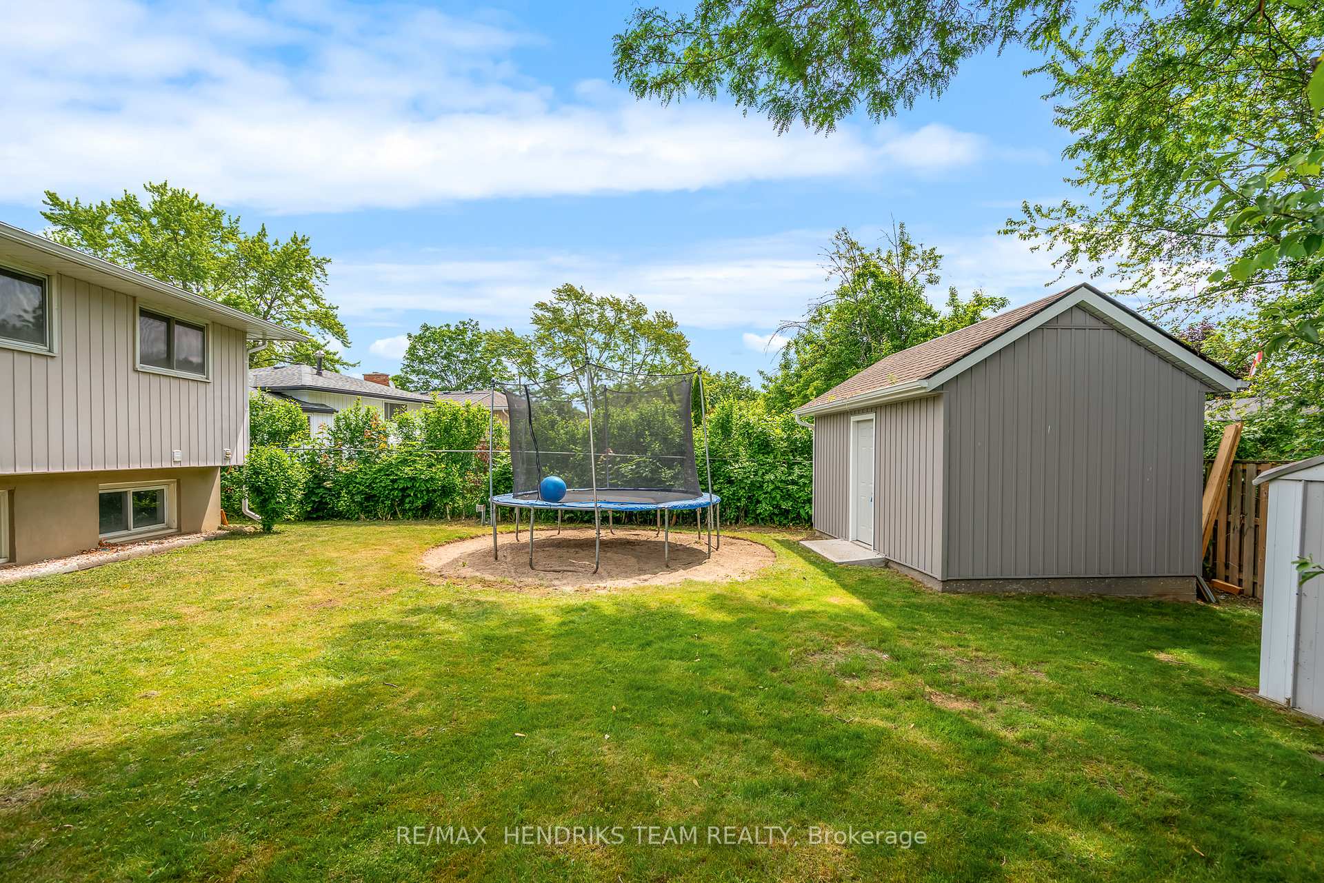 Photo 28 of 52 Bendingroad Crescent, St. Catharines, Lakeport — HOMEH