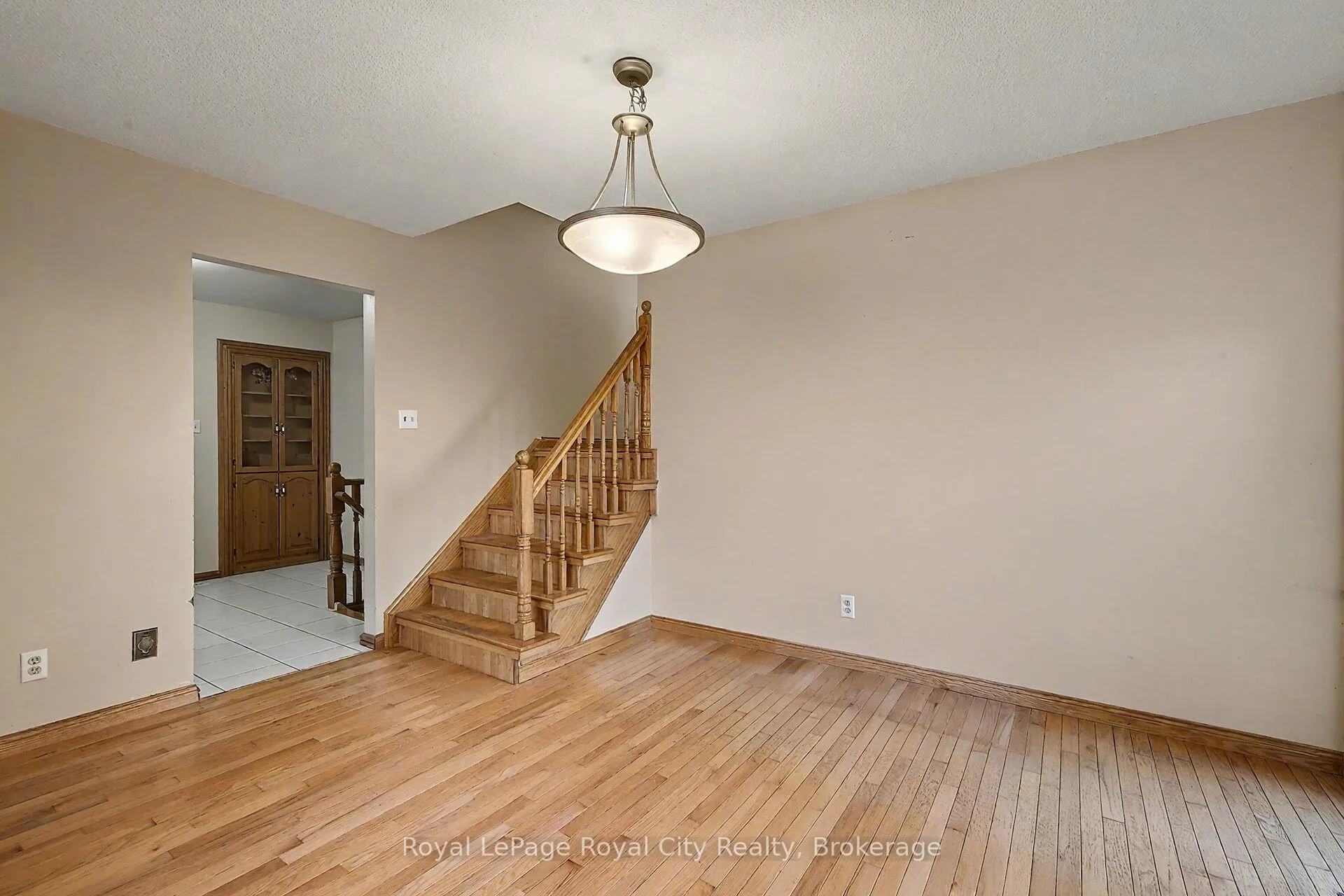 Photo 7 of 77 Kortright Road W, Guelph, Kortright West — HOMEH