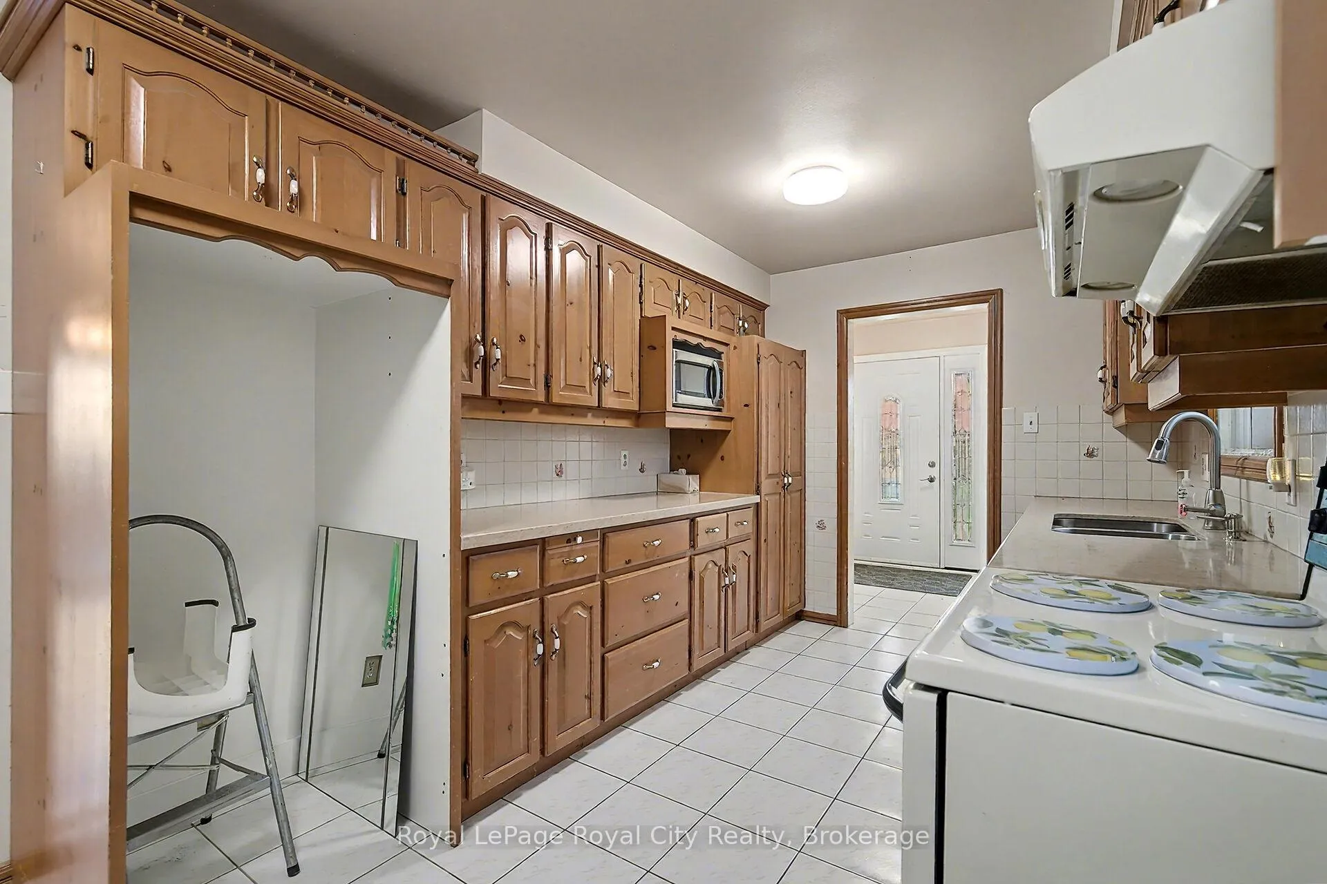 Photo 10 of 77 Kortright Road W, Guelph, Kortright West — HOMEH