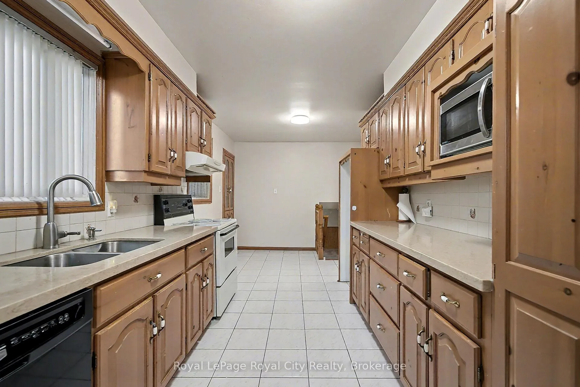 Photo 12 of 77 Kortright Road W, Guelph, Kortright West — HOMEH