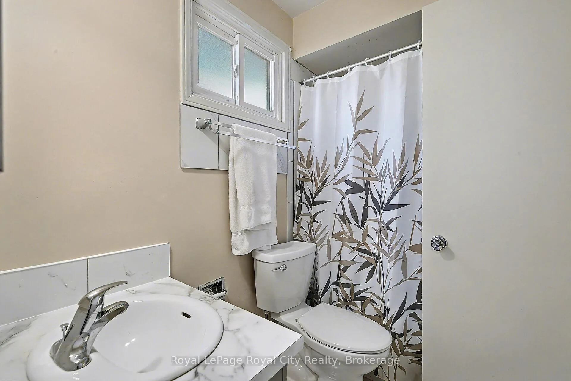 Photo 20 of 77 Kortright Road W, Guelph, Kortright West — HOMEH