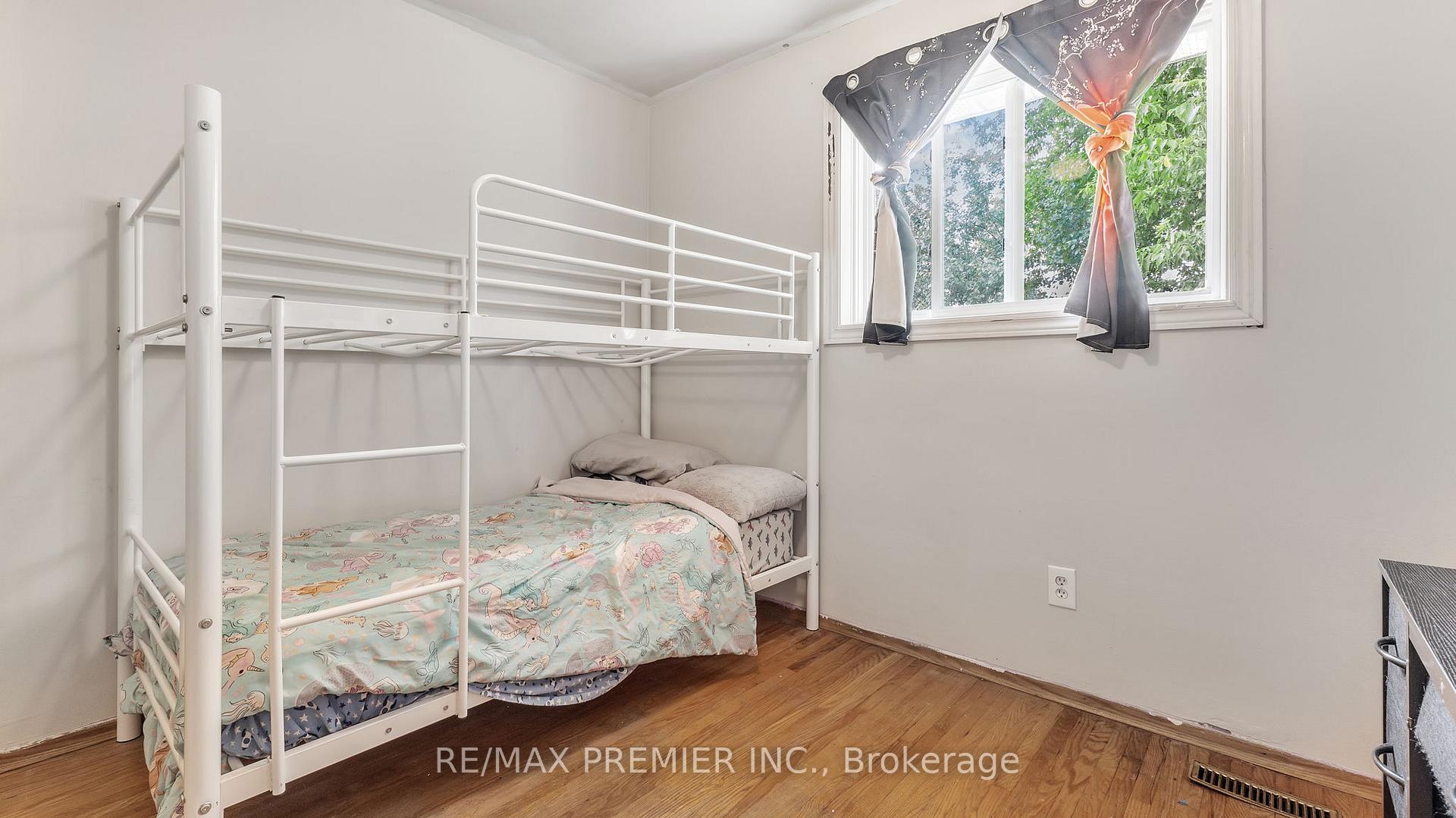 Photo 11 of 437 Adelaide Avenue E, Oshawa, O'Neill — HOMEH