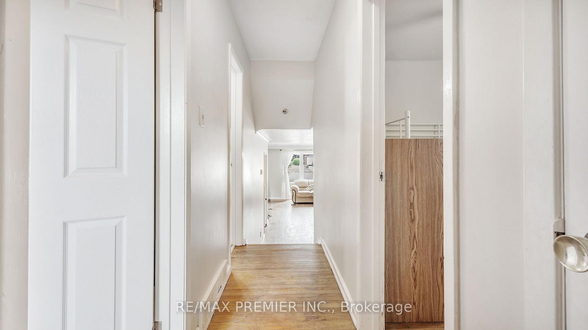 Photo 12 of 437 Adelaide Avenue E, Oshawa, O'Neill — HOMEH