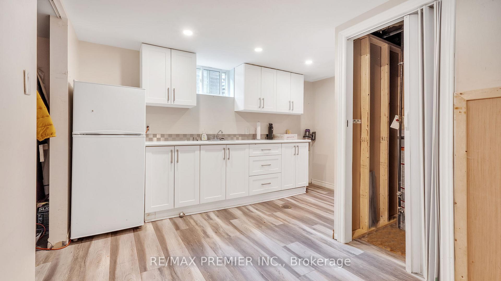 Photo 18 of 437 Adelaide Avenue E, Oshawa, O'Neill — HOMEH