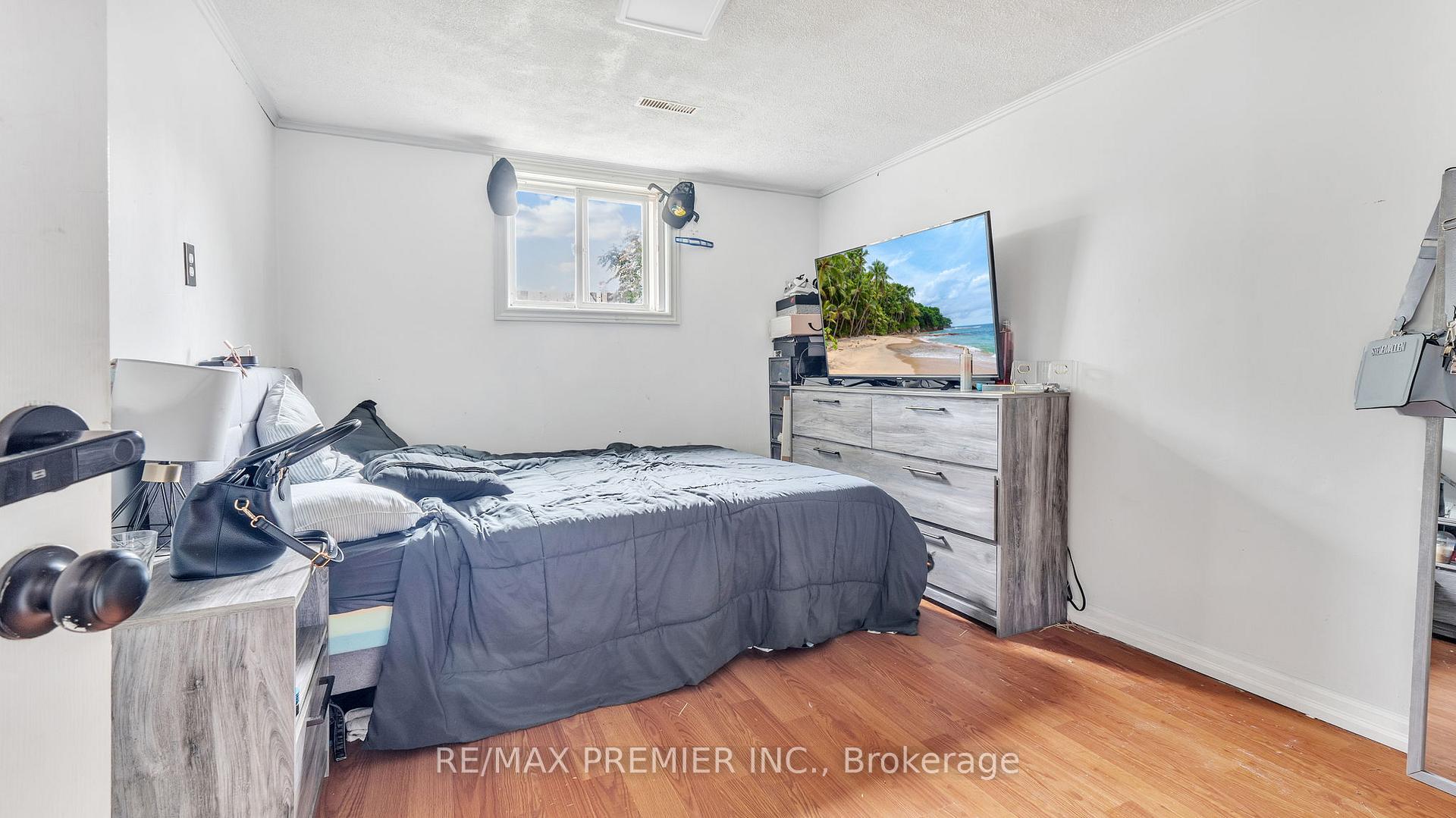 Photo 20 of 437 Adelaide Avenue E, Oshawa, O'Neill — HOMEH