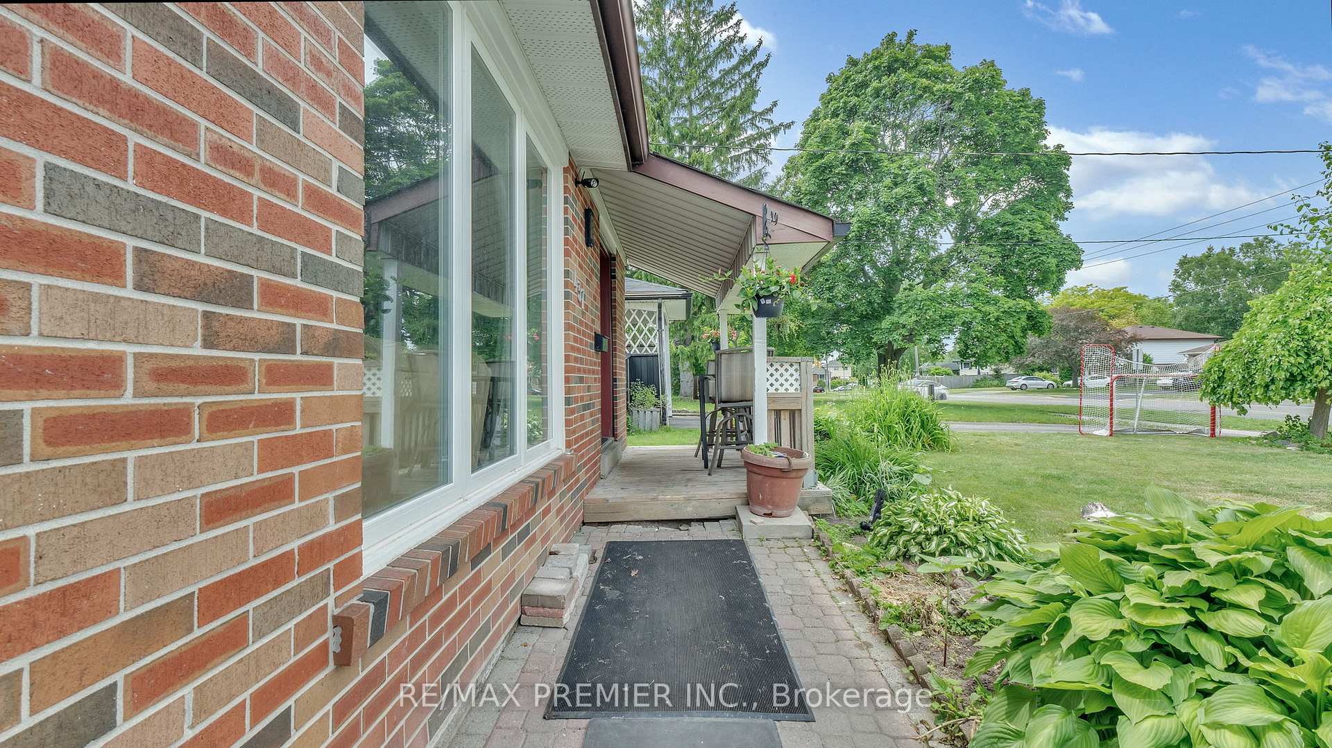 Photo 23 of 437 Adelaide Avenue E, Oshawa, O'Neill — HOMEH