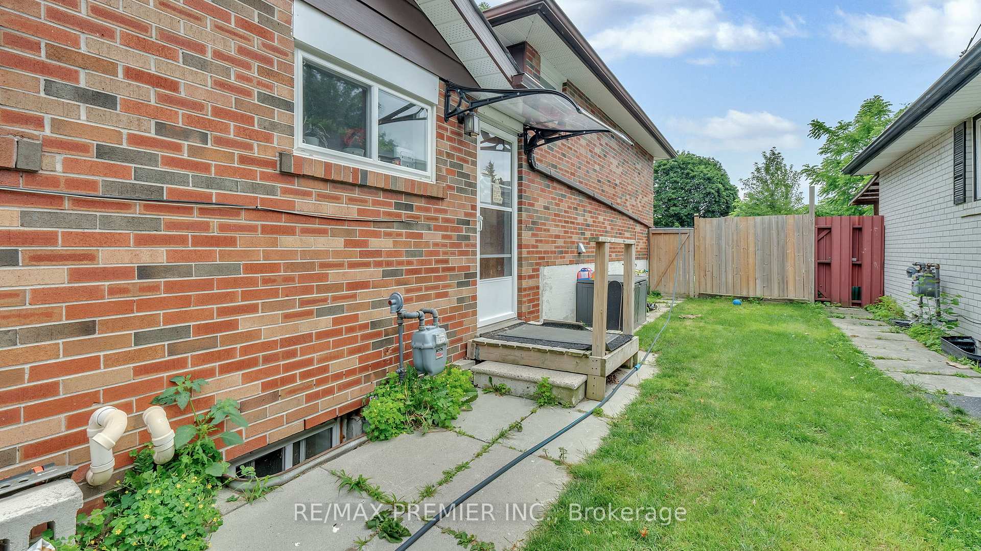 Photo 25 of 437 Adelaide Avenue E, Oshawa, O'Neill — HOMEH