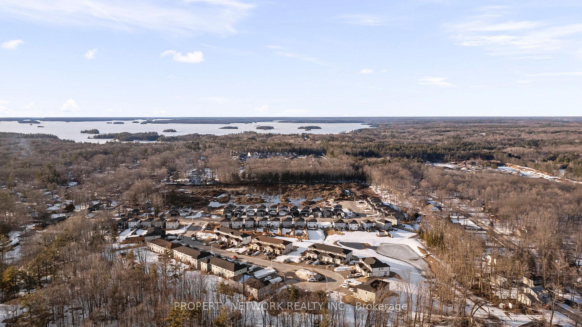Photo 3 of 330 Daffodil Court, Gravenhurst, Muskoka (S) — HOMEH