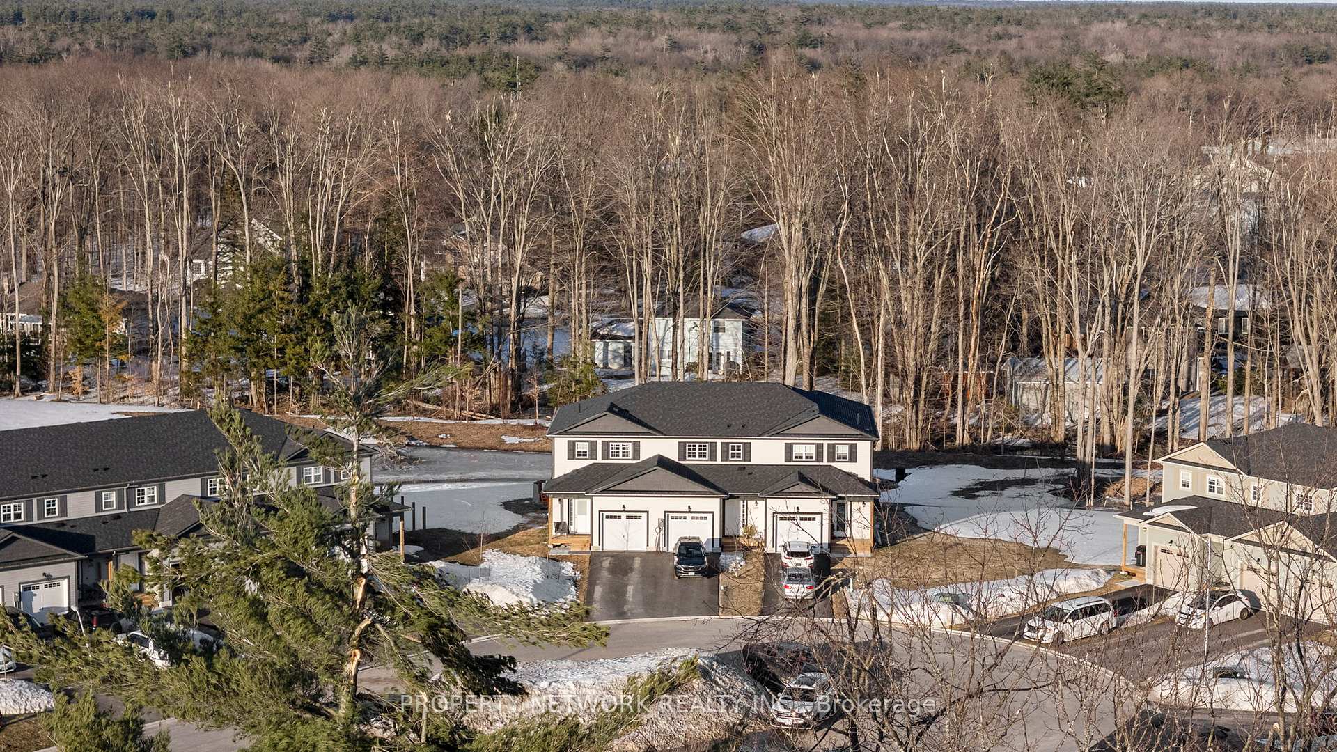 Photo 4 of 330 Daffodil Court, Gravenhurst, Muskoka (S) — HOMEH