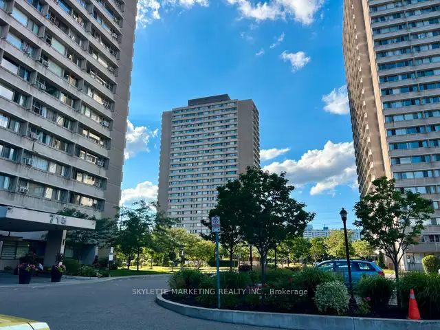 Front of Unit 604, 715 Don Mills Road