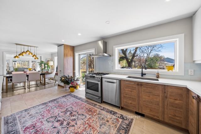 Photo 10 of 3 Wildrose Crescent, Markham, Bayview Glen — HOMEH