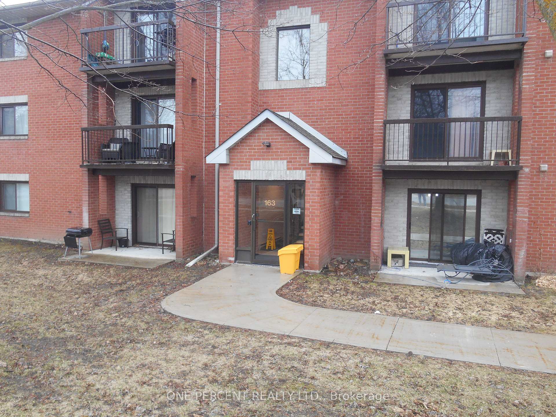 Front of Unit D11, 163 Edgehill Drive