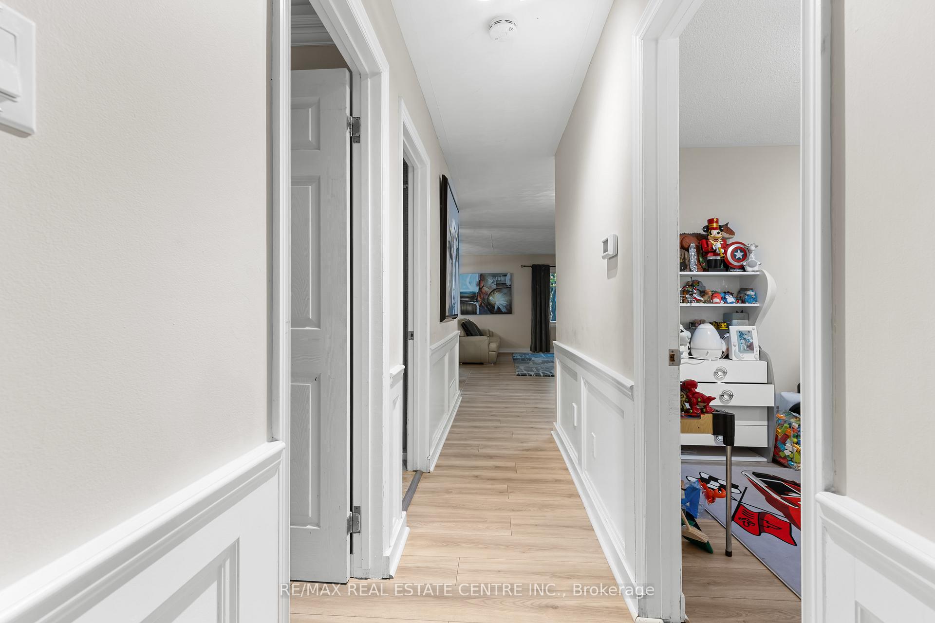 Photo 6 of 208 Central Avenue, Grimsby, Grimsby East — HOMEH
