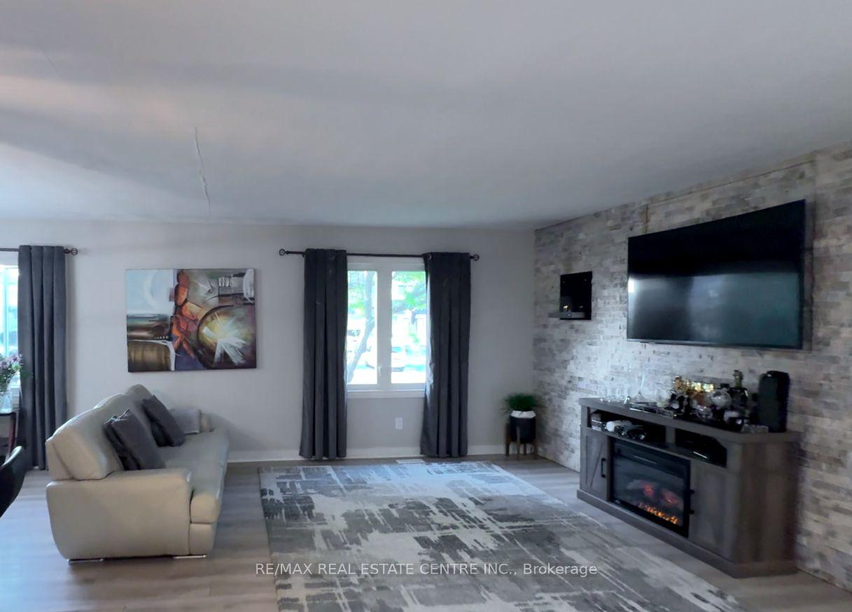 Photo 18 of 208 Central Avenue, Grimsby, Grimsby East — HOMEH