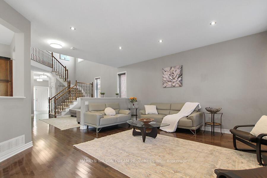 Photo 3 of 656 Netley Circle, Ottawa, Blossom Park/Kemp Park/Findlay Creek — HOMEH