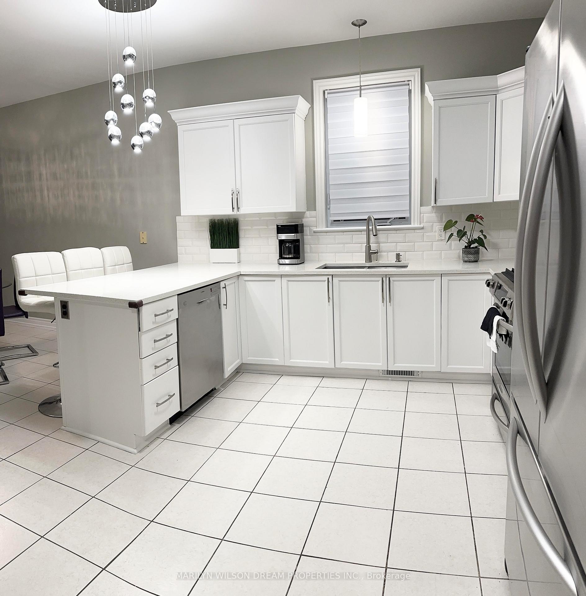 Photo 10 of 656 Netley Circle, Ottawa, Blossom Park/Kemp Park/Findlay Creek — HOMEH