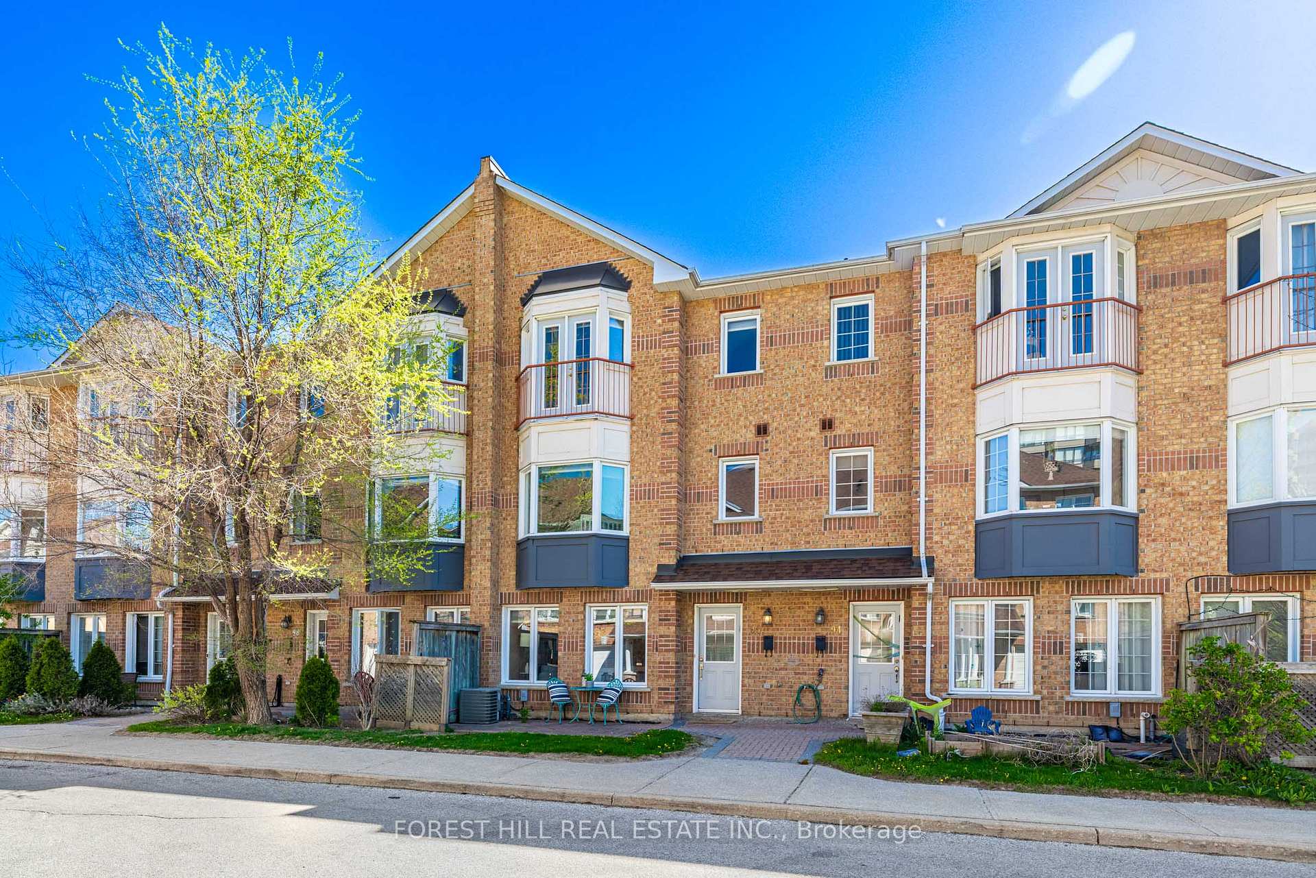 Front of Unit 95, 151 Townsgate Drive