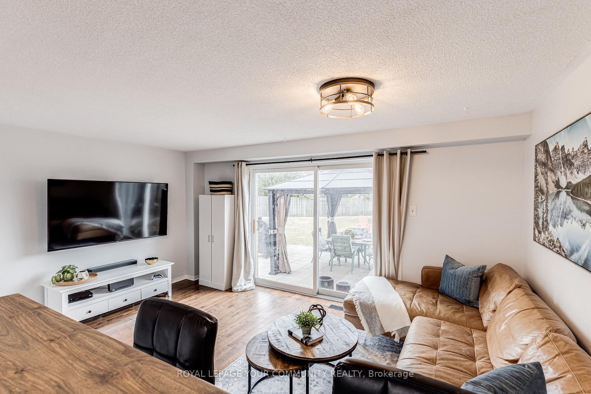 Photo 7 of 101 Black Cherry Crescent, Barrie, Holly — HOMEH