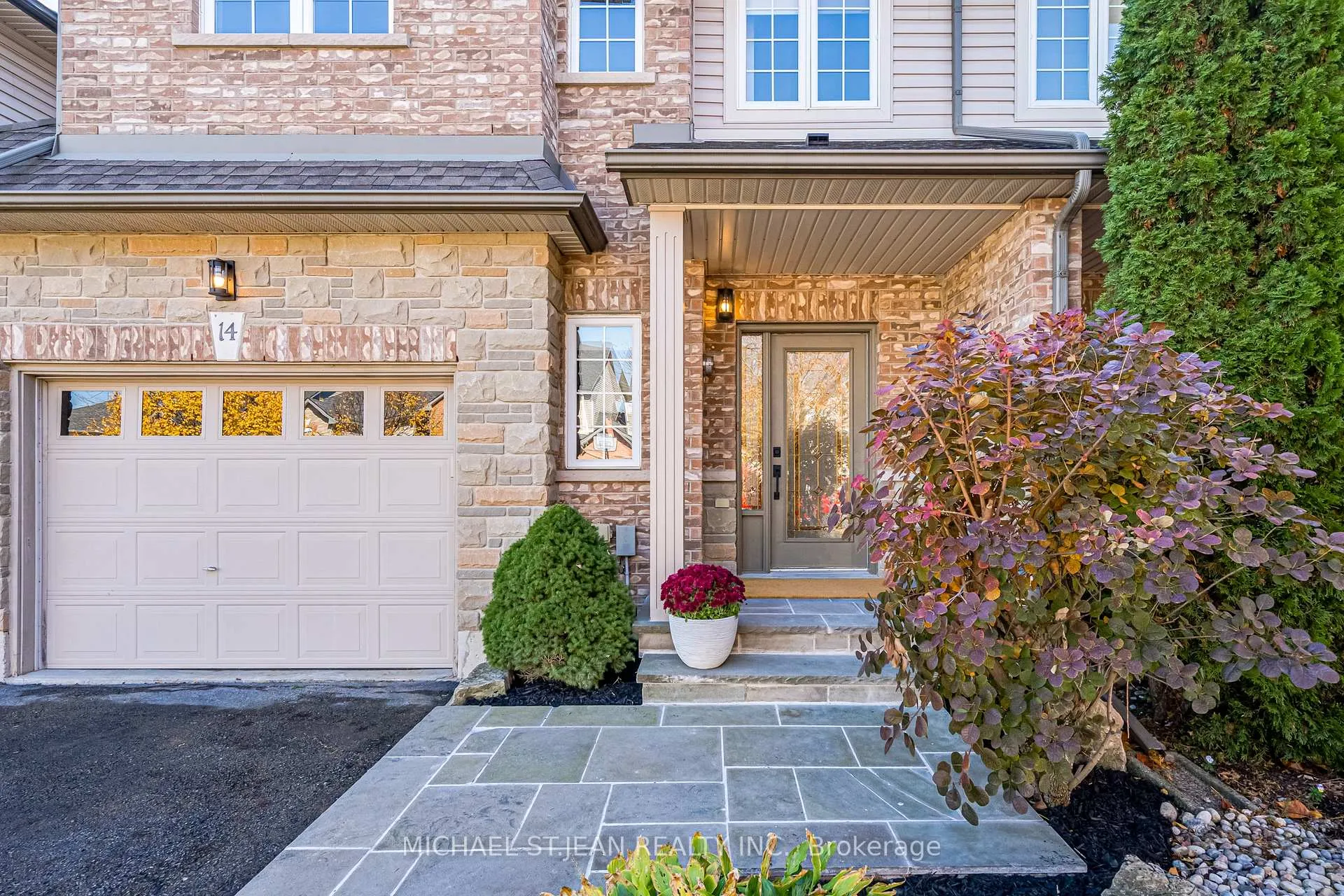 Photo 6 of 14 Olivia Place, Hamilton, Meadowlands — HOMEH