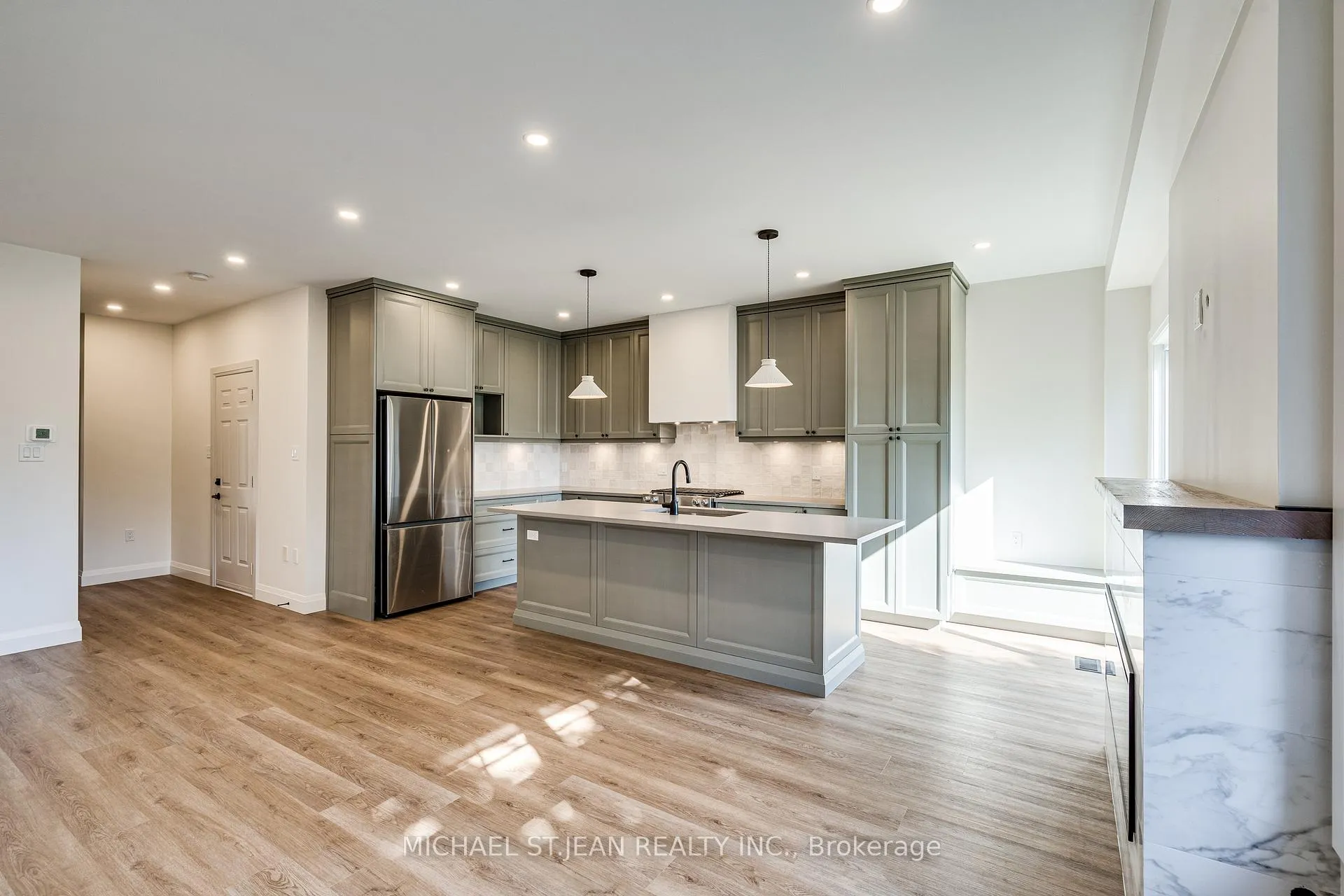 Photo 12 of 14 Olivia Place, Hamilton, Meadowlands — HOMEH