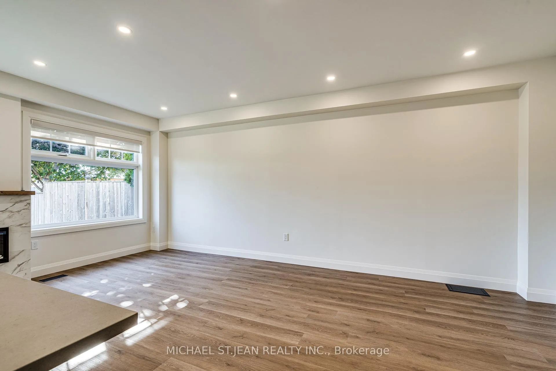 Photo 24 of 14 Olivia Place, Hamilton, Meadowlands — HOMEH